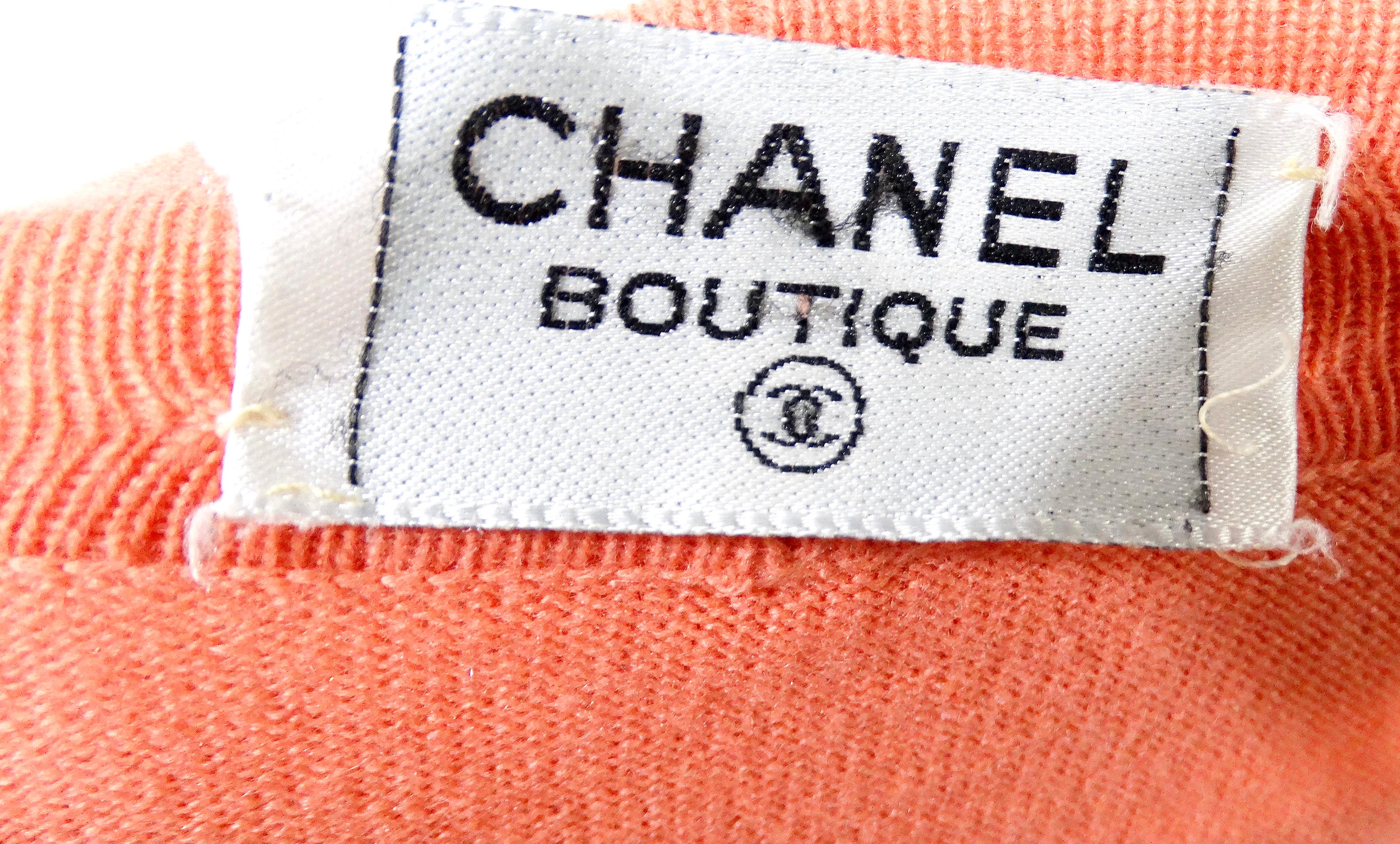 Chanel Coral Cashmere Cardigan With Gold-Tone CC Buttons circa 1980s For Sale 3