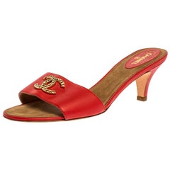 Chanel Coral Leather Gold CC Embellished Slide Sandals Size 40