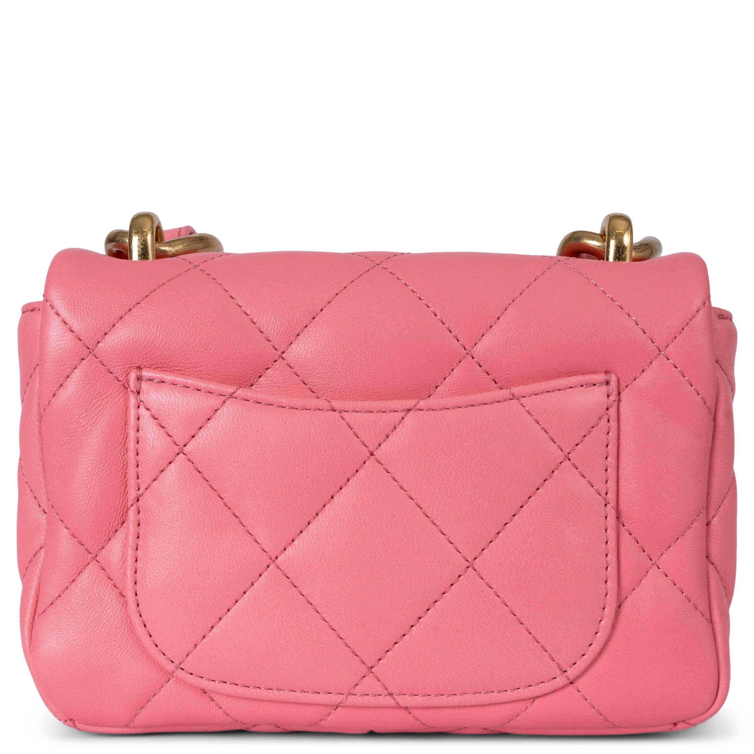 Rosa Chanel in pelle rosa corallo 22S FUNKY TOWN SMALL Borsa a tracolla in vendita