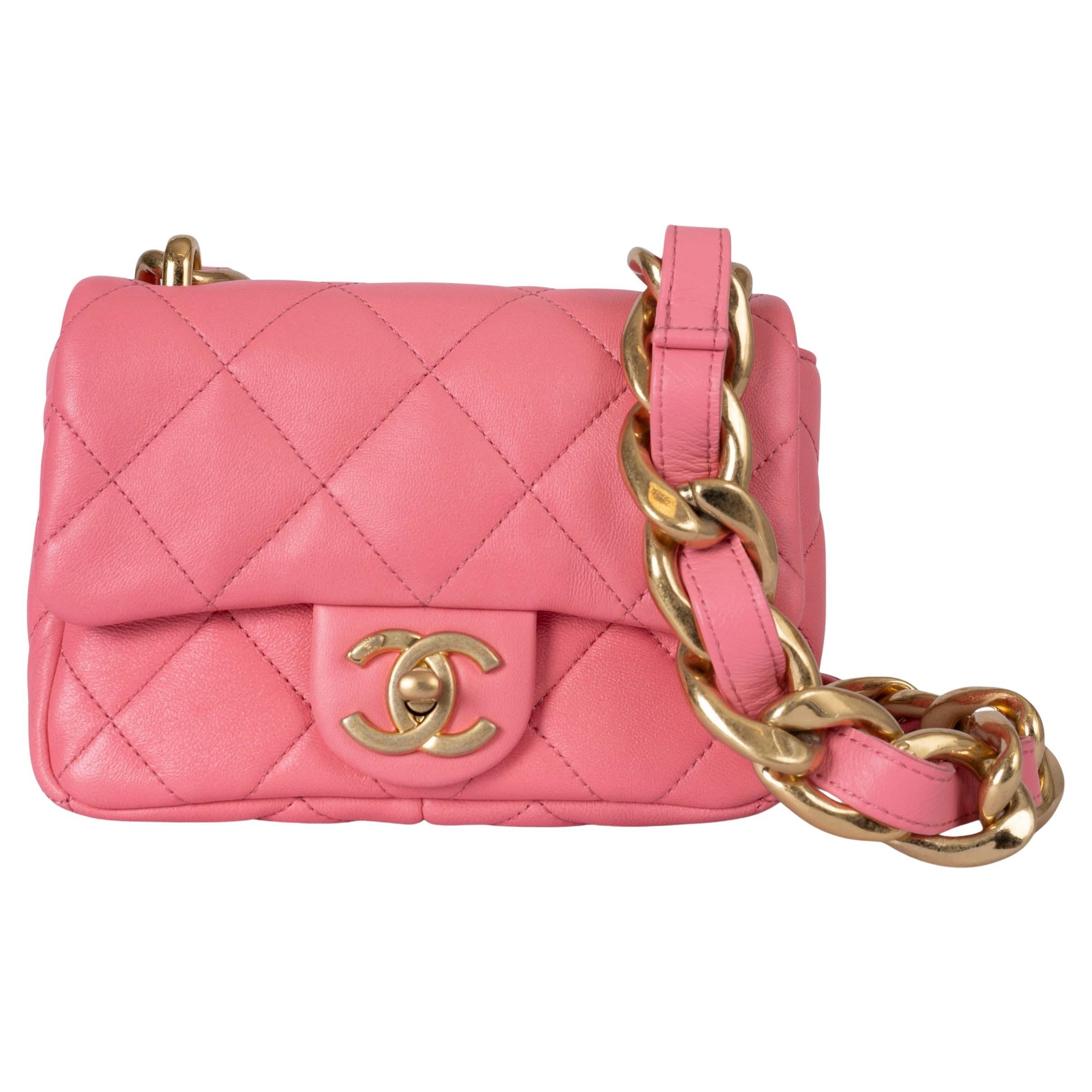 Chanel in pelle rosa corallo 22S FUNKY TOWN SMALL Borsa a tracolla