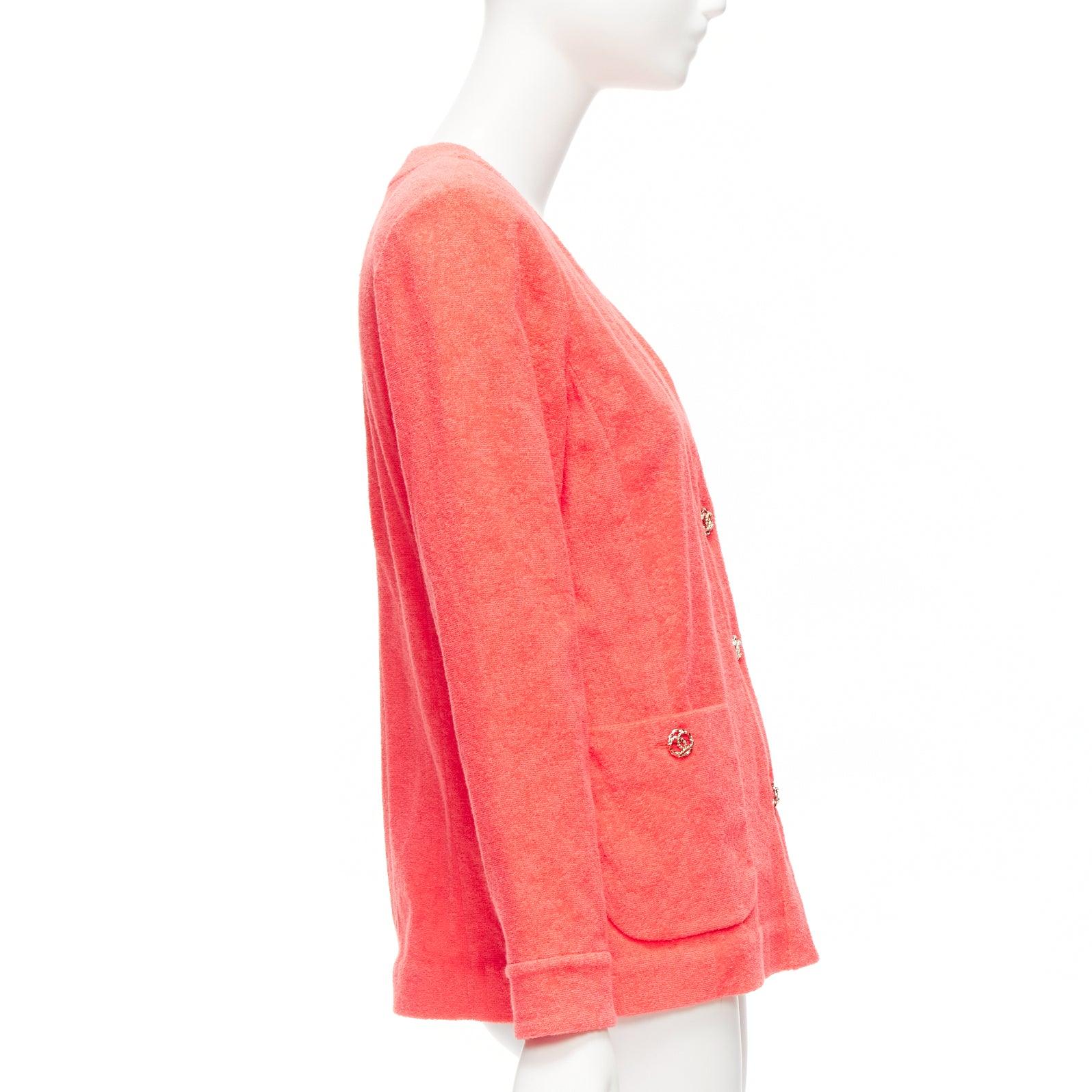 CHANEL chaqueta blazer de rizo rosa coral oro logo CC FR36 S en Bueno estado para la venta en Hong Kong, NT