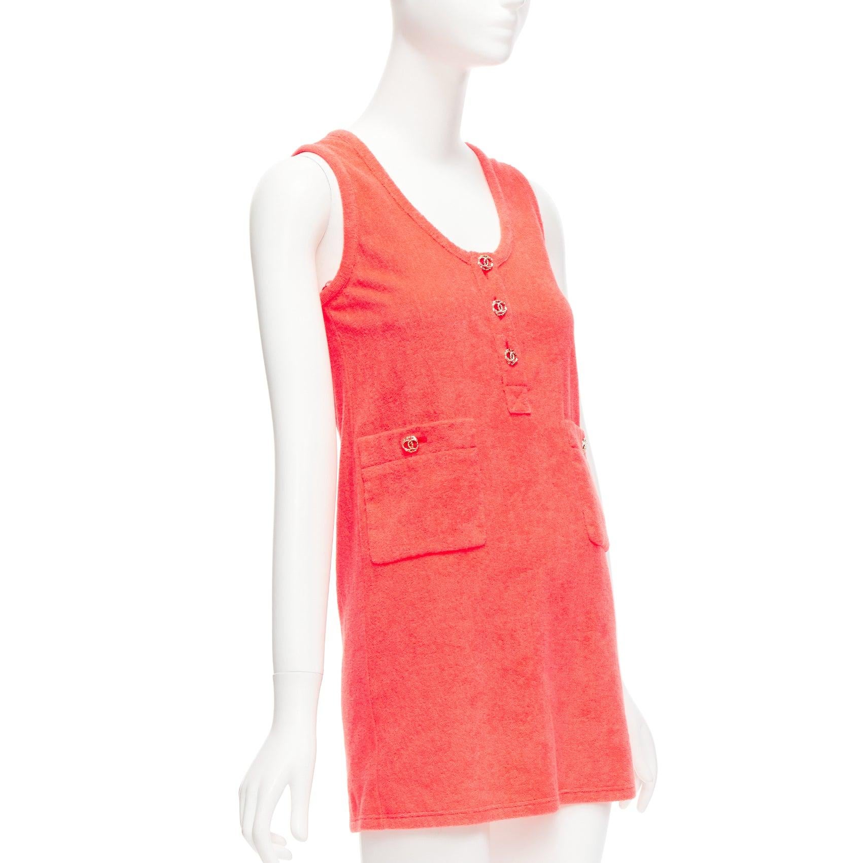 CHANEL rosa coral toalla rizo oro CC logo botón mini vestido FR34 XS Rosa en venta