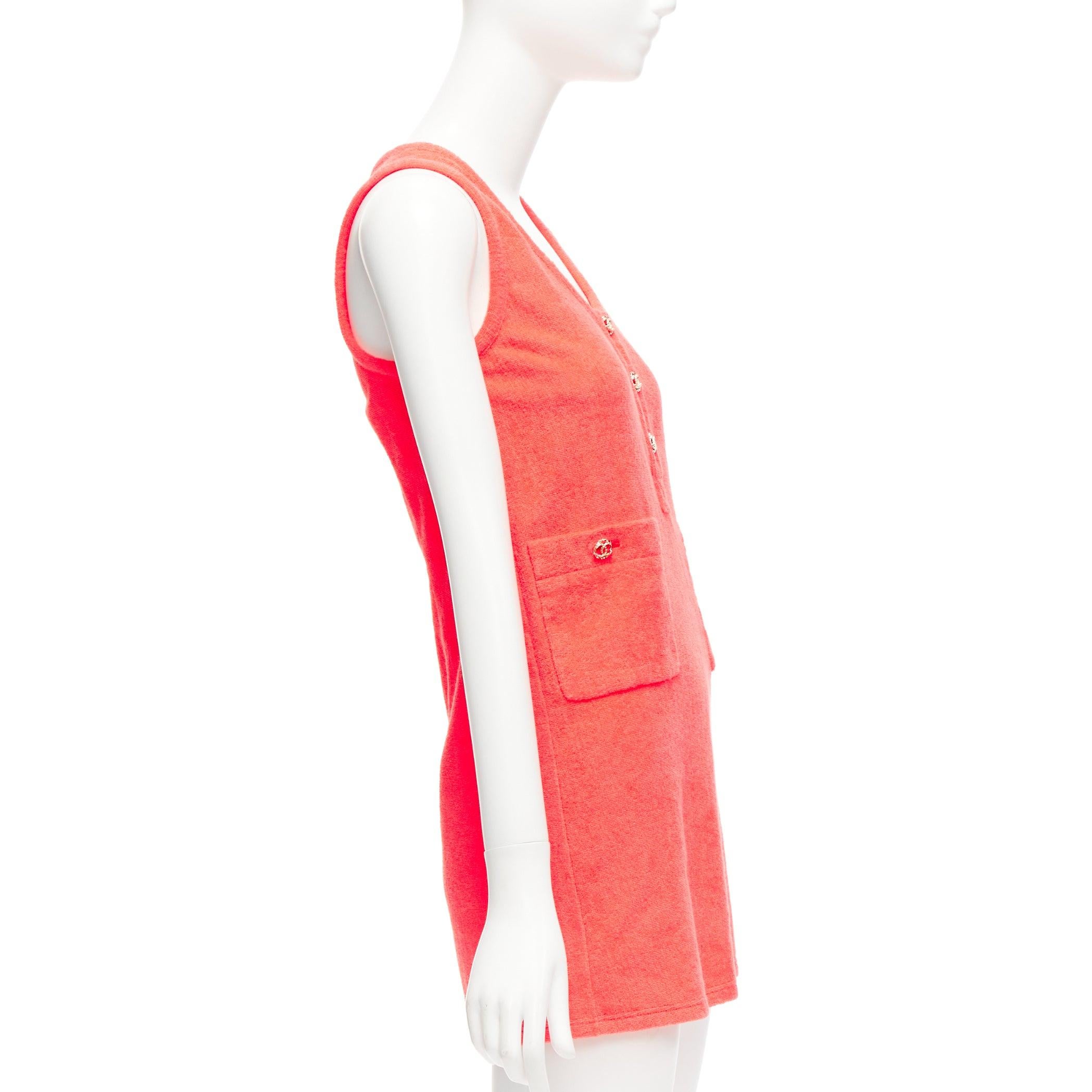 CHANEL rosa coral toalla rizo oro CC logo botón mini vestido FR34 XS en Bueno estado para la venta en Hong Kong, NT