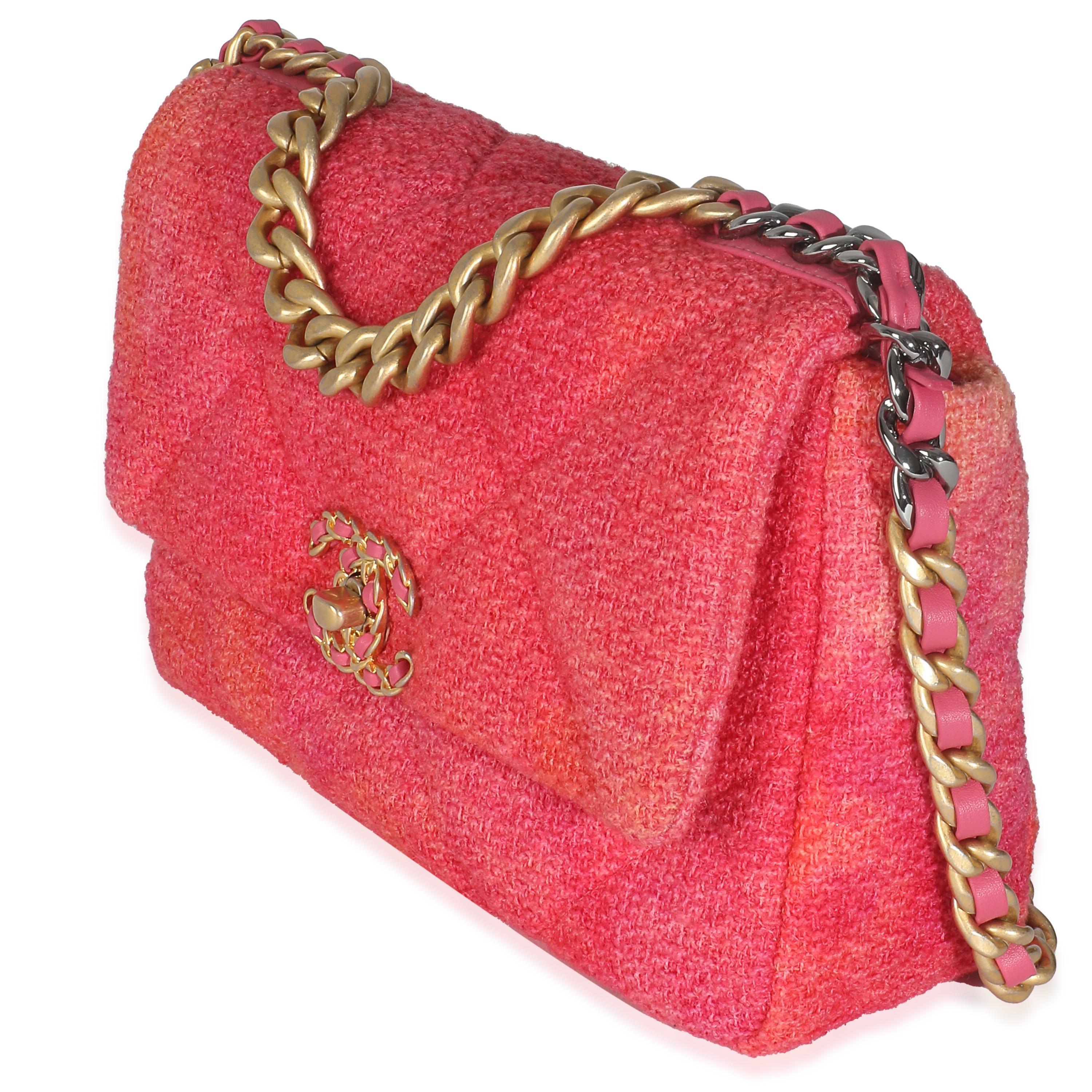 Chanel Coral Pink Tweed Quilted Medium Chanel 19 Klappe Tasche für Damen oder Herren im Angebot