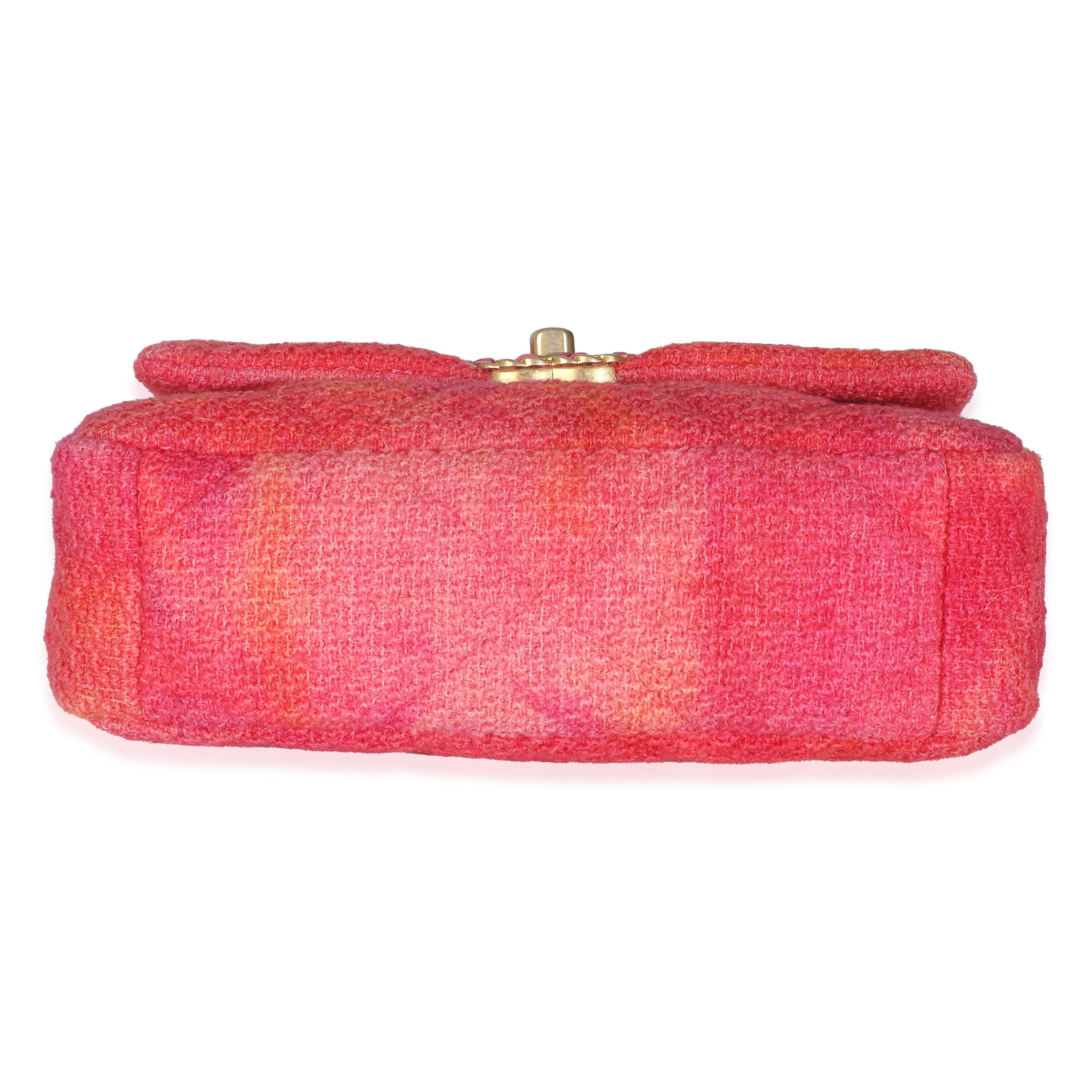 Chanel Coral Pink Tweed Quilted Medium Chanel 19 Klappe Tasche im Angebot 1