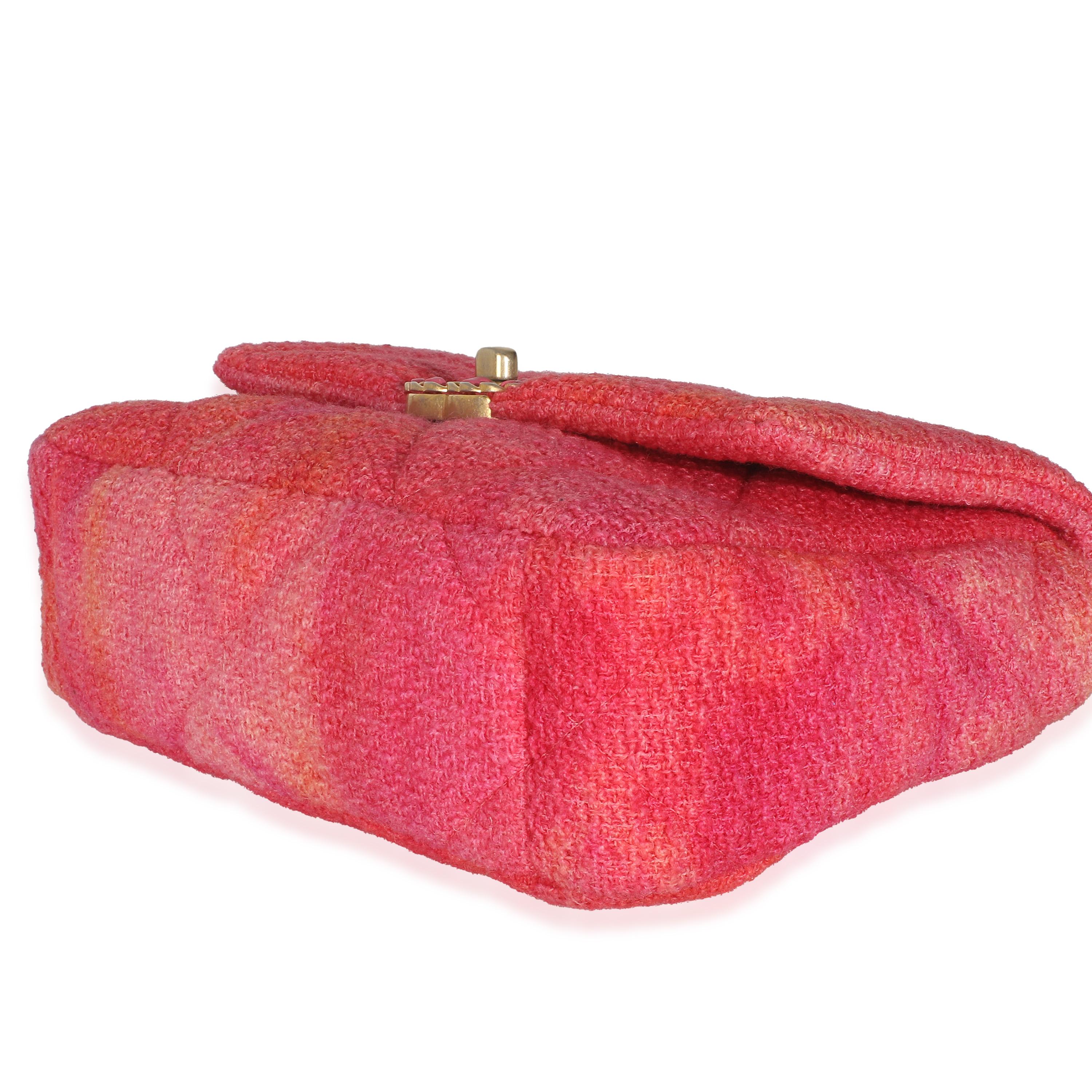 Chanel Coral Pink Tweed Quilted Medium Chanel 19 Klappe Tasche im Angebot 2