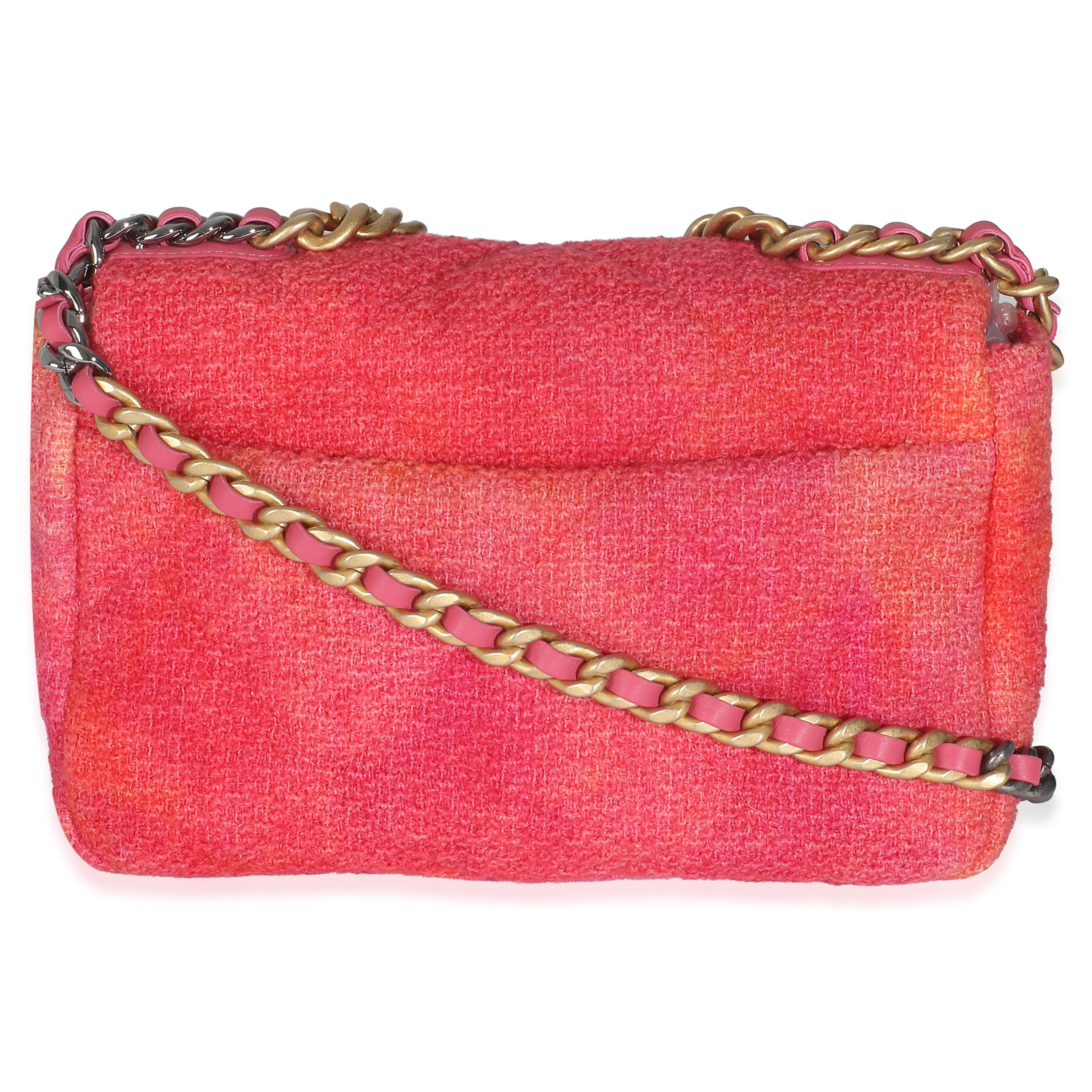 Chanel Coral Pink Tweed Quilted Medium Chanel 19 Klappe Tasche im Angebot 3