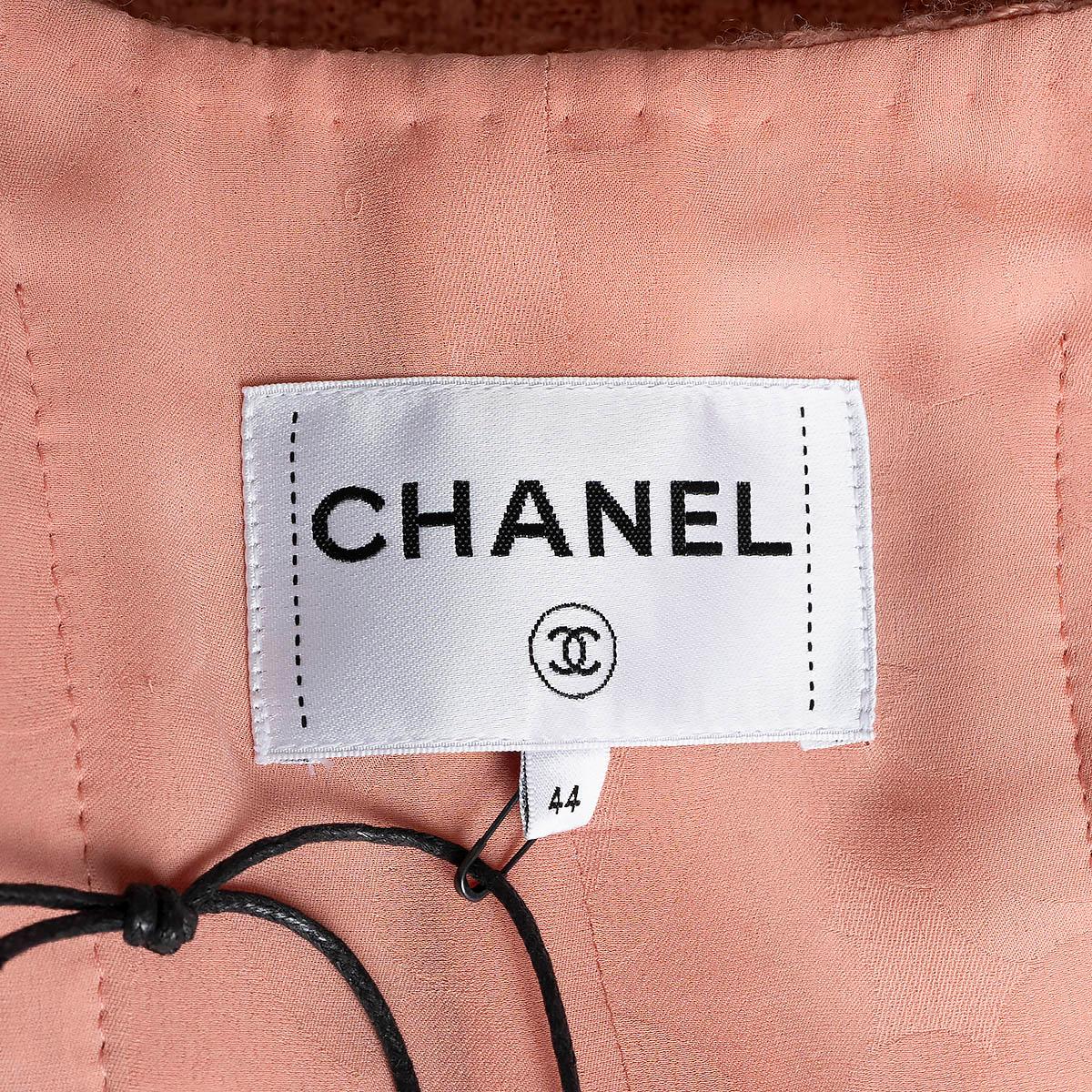 CHANEL coral pink wool 2021 21B COLLARLESS Tweed Jacket 44 fits L For Sale 4