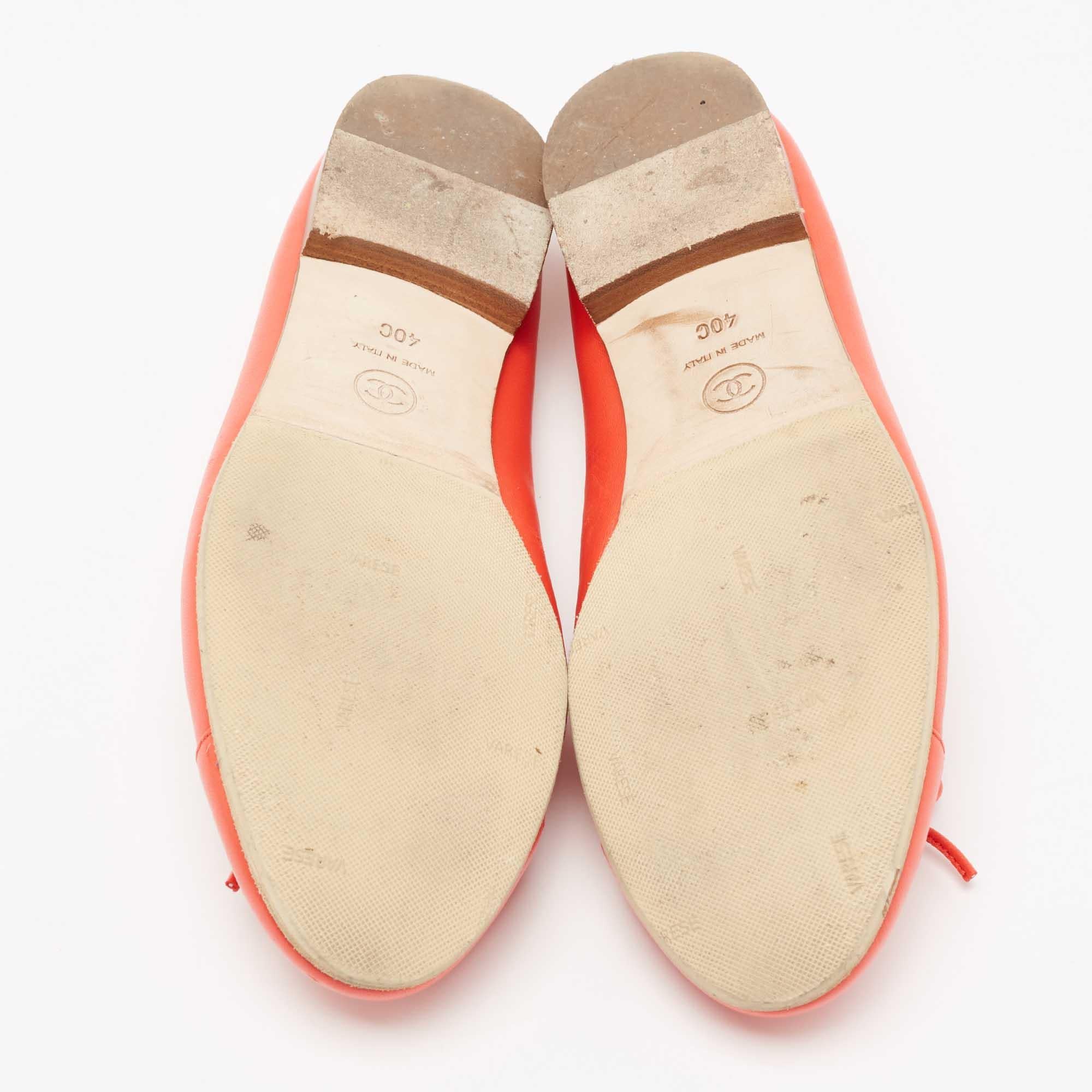 Chanel Coral Red Leather CC Cap-Toe Bow Ballet Flats Size 40 2