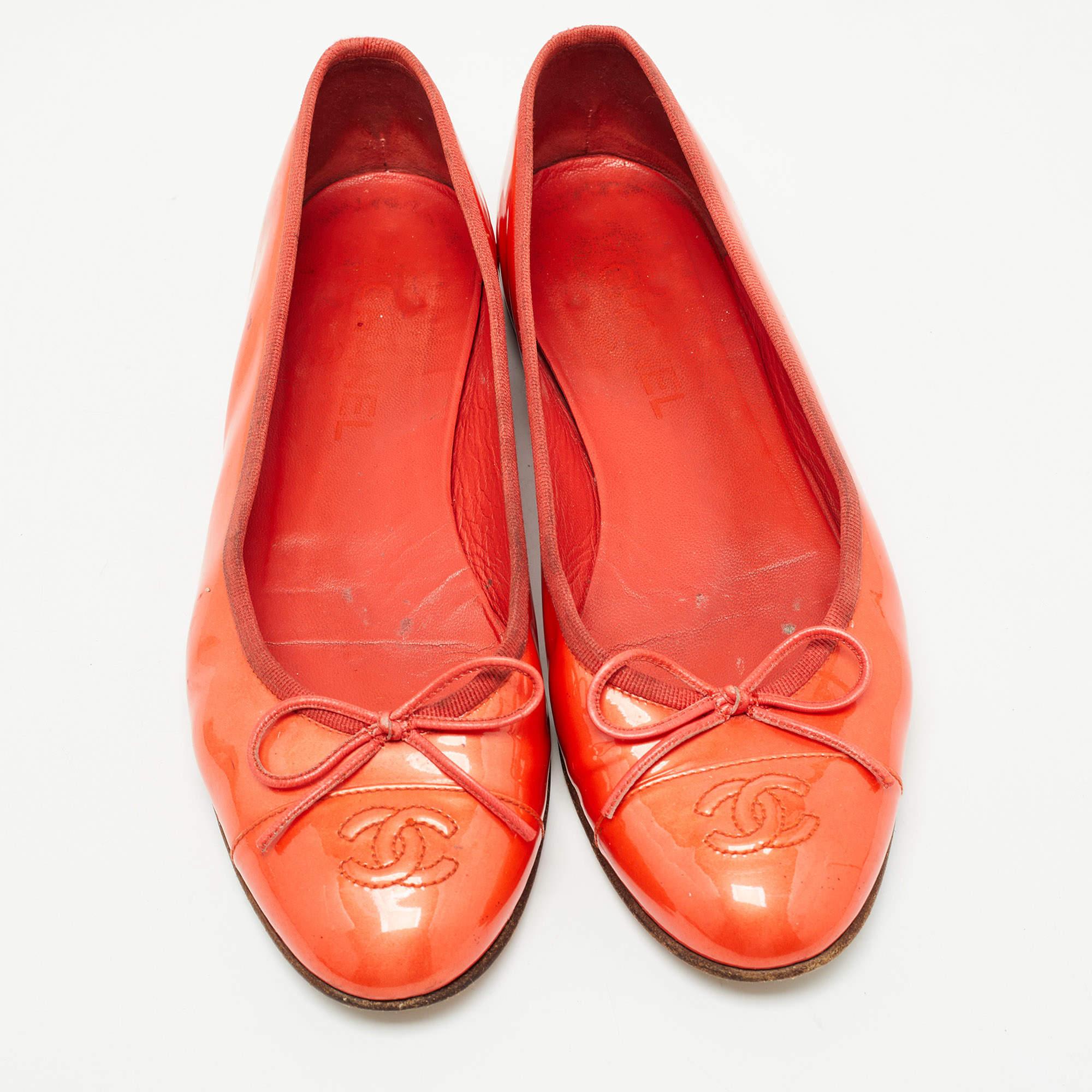 Chanel Coral Red Patent Leather CC Bow Ballet Flats Size 40 1