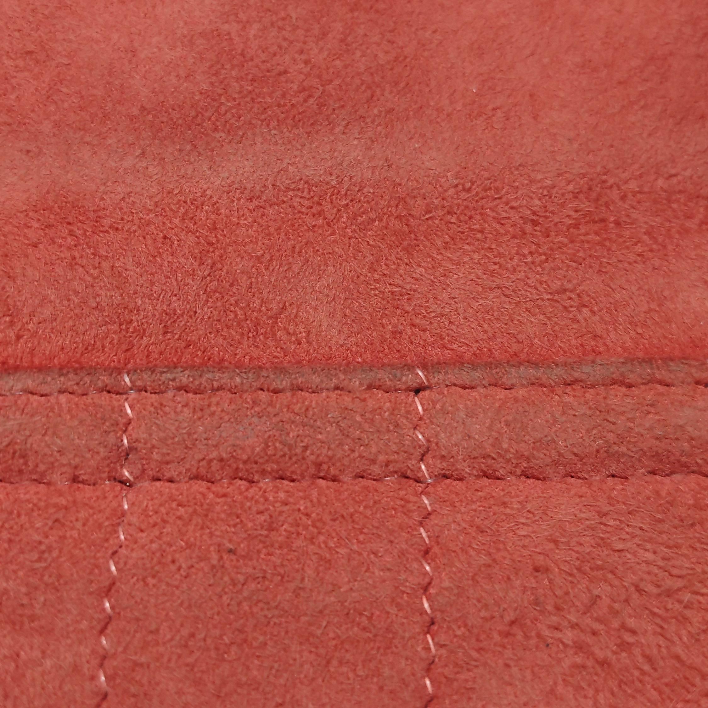 Chanel Koralle Rot Wildleder Klappe Envelop Tasche Vintage Quadratische gesteppte Perlenriemen im Angebot 13