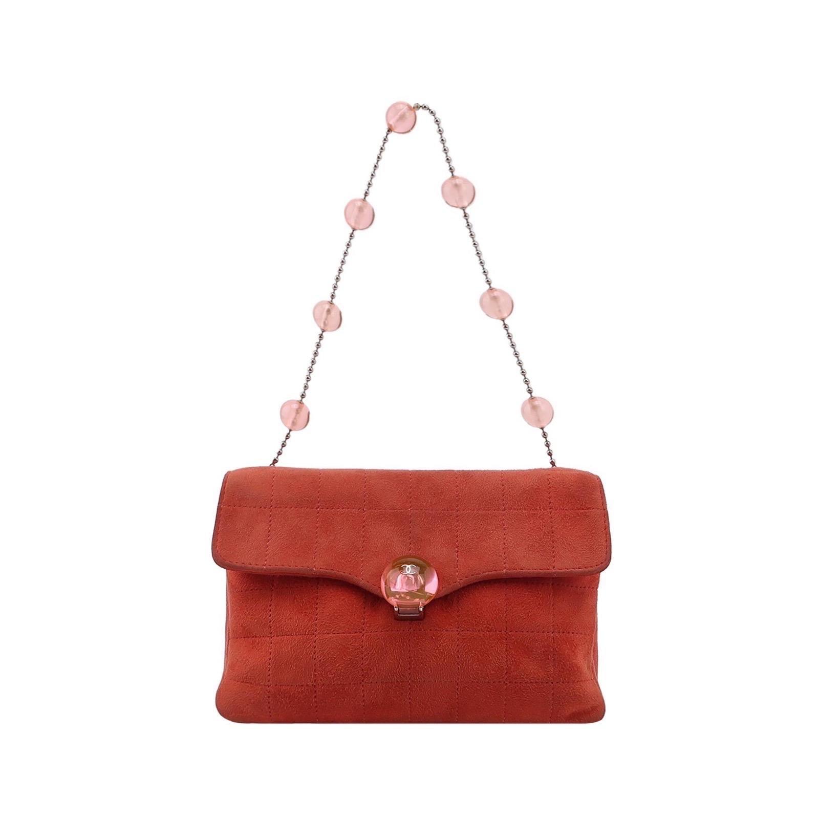Chanel Koralle Rot Wildleder Klappe Envelop Tasche Vintage Quadratische gesteppte Perlenriemen im Angebot
