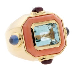 Bague Chanel en or, corail et topaze