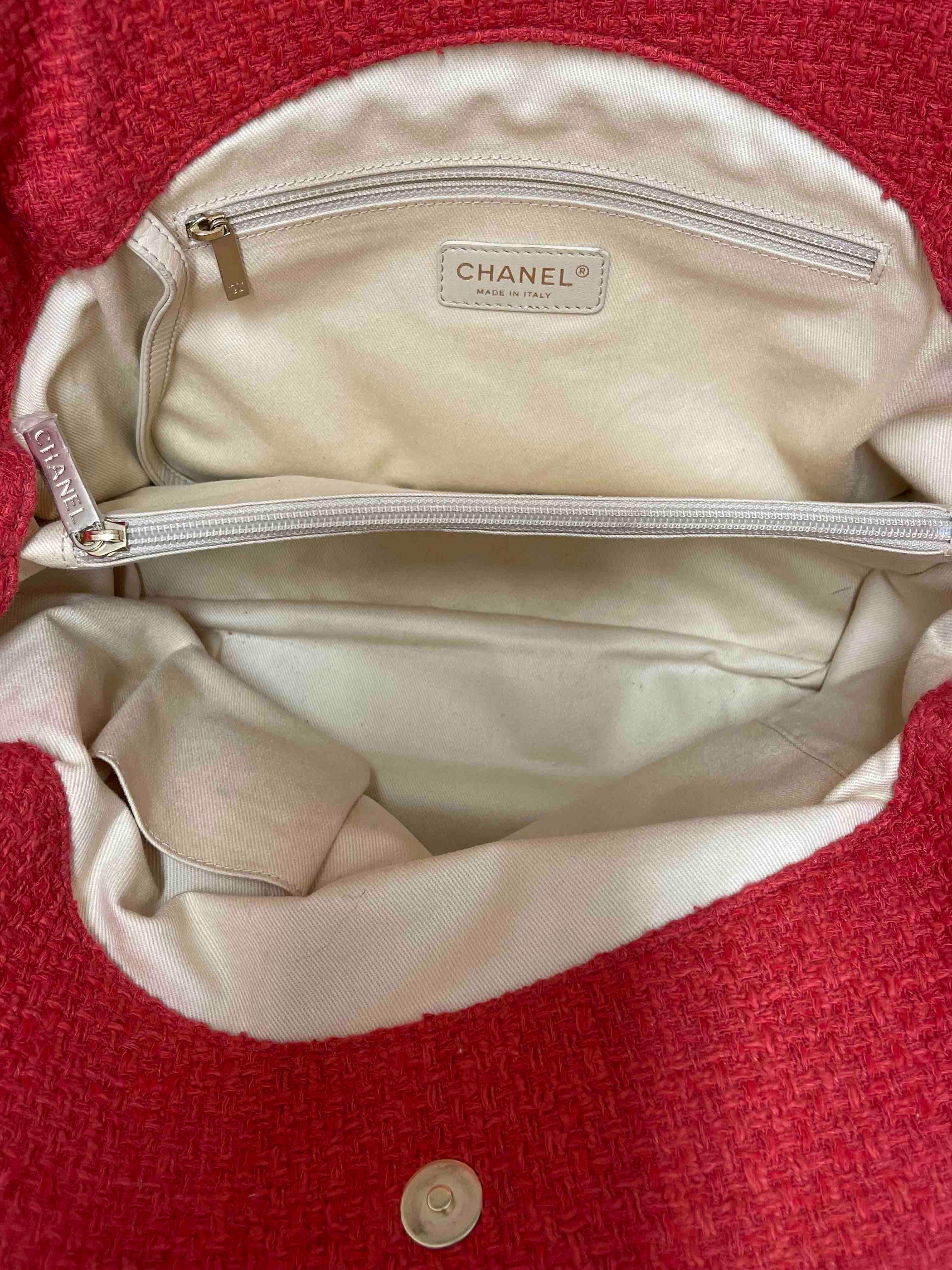 Chanel Coral Tweed Tragetasche im Angebot 5