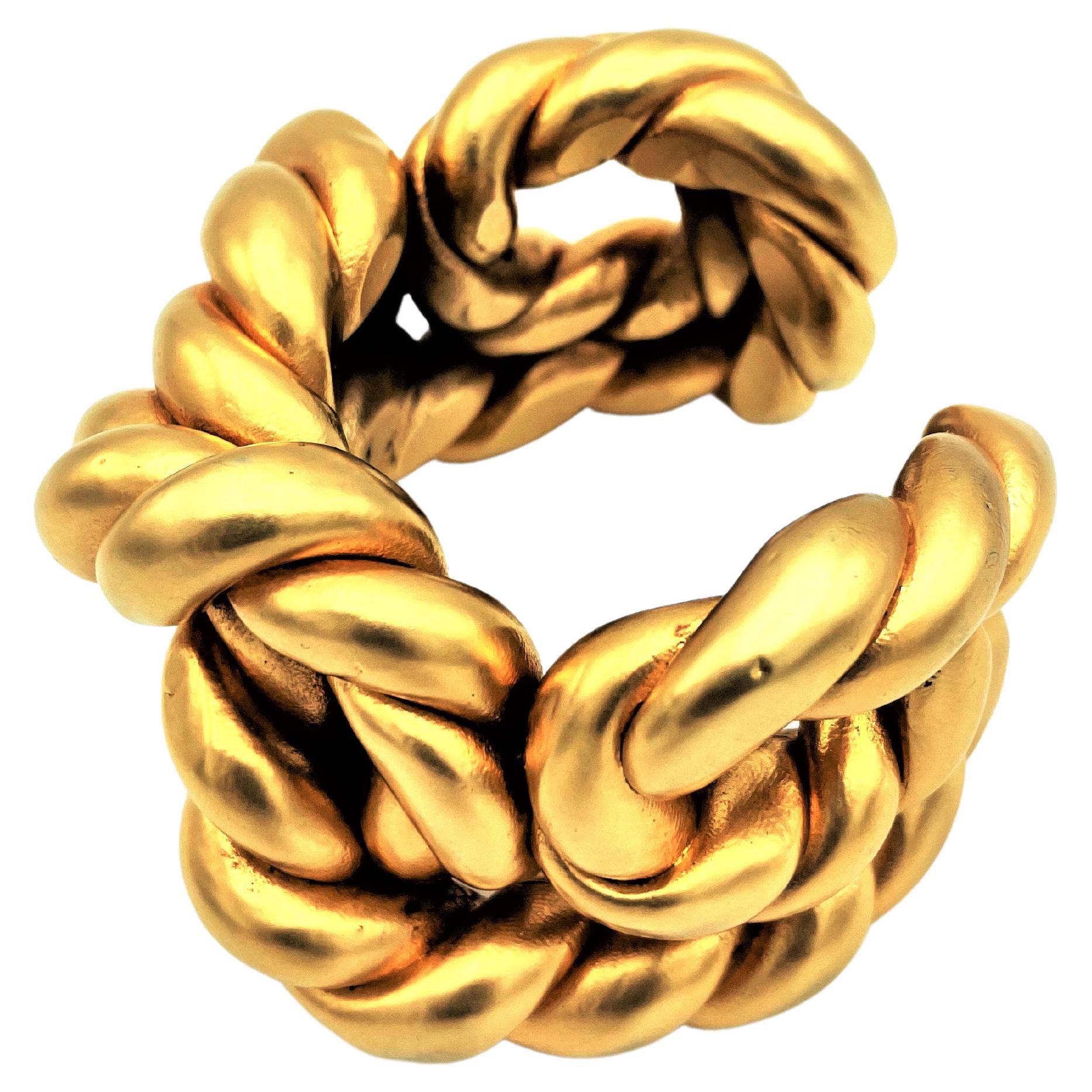 Brazalete de cordón Chanel de resina dorada por V. de Castellane, sin firmar años 80 Artista en venta