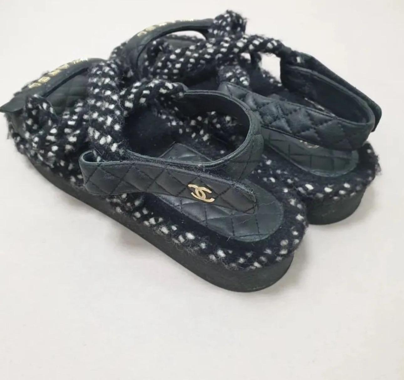 CHANEL Cord Lambskin Quilted Logo Sandals In Good Condition For Sale In Krakow, PL