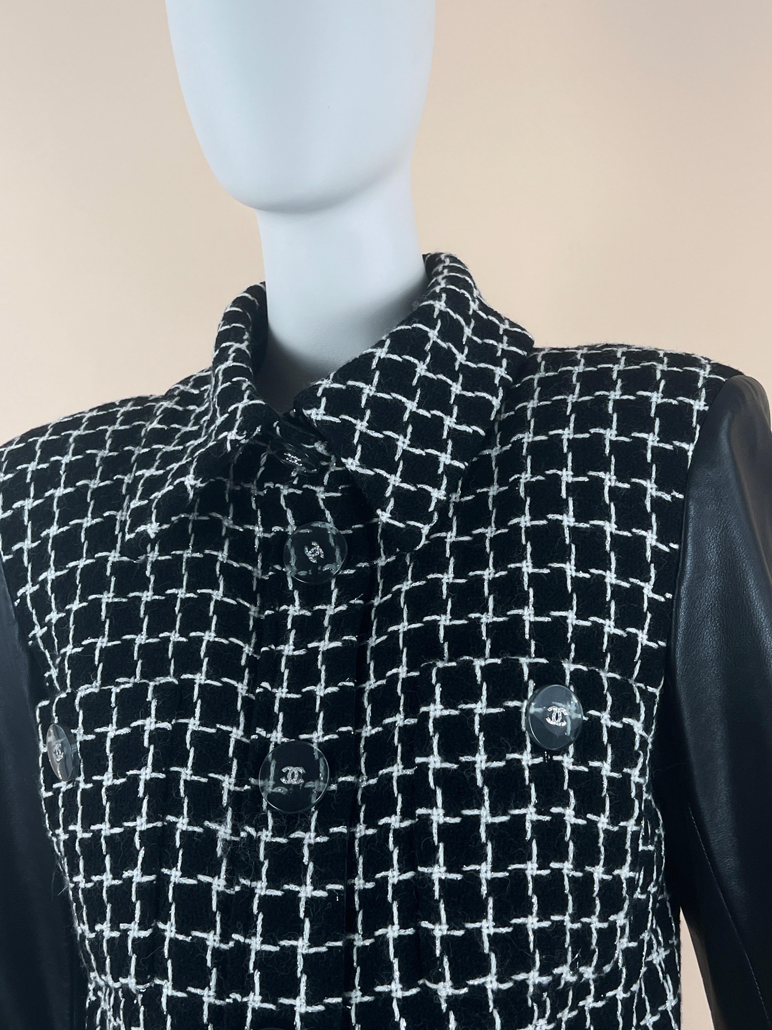 Chanel Cosmopolite Collection Black Tweed Jacket  For Sale 2