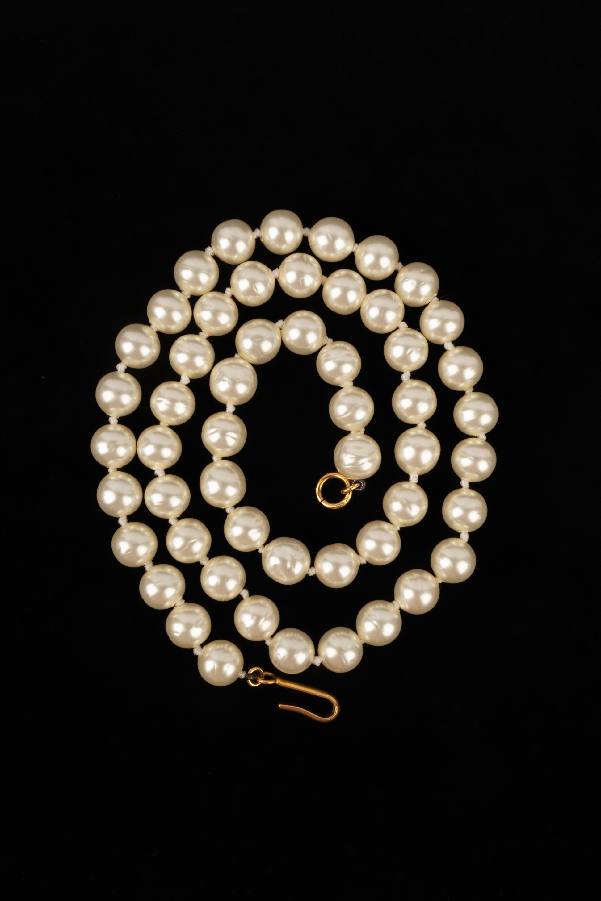 Collana con croce di perle Chanel Costume, 1994 in vendita 6