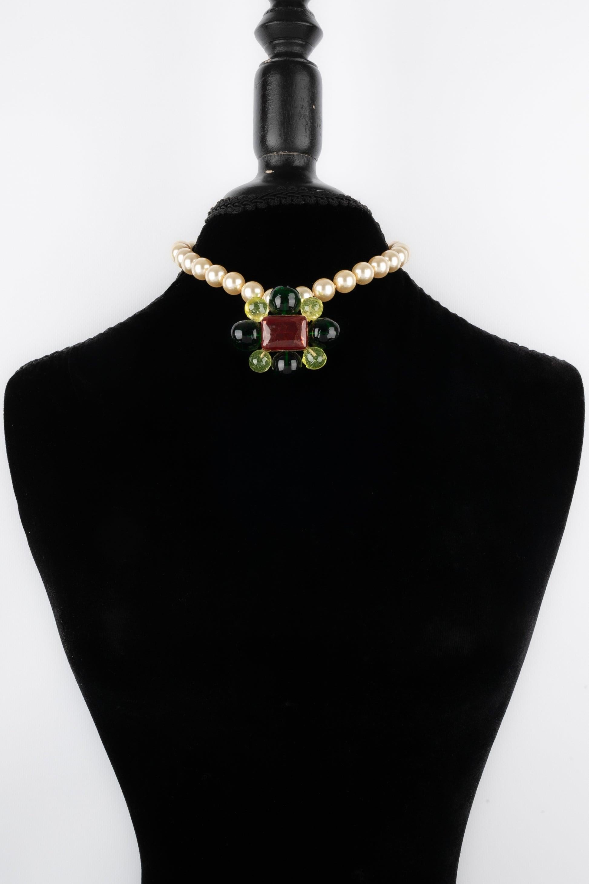 Chanel Costume Pearl Necklace with Brooch Pendant, 1997 In Excellent Condition In SAINT-OUEN-SUR-SEINE, FR