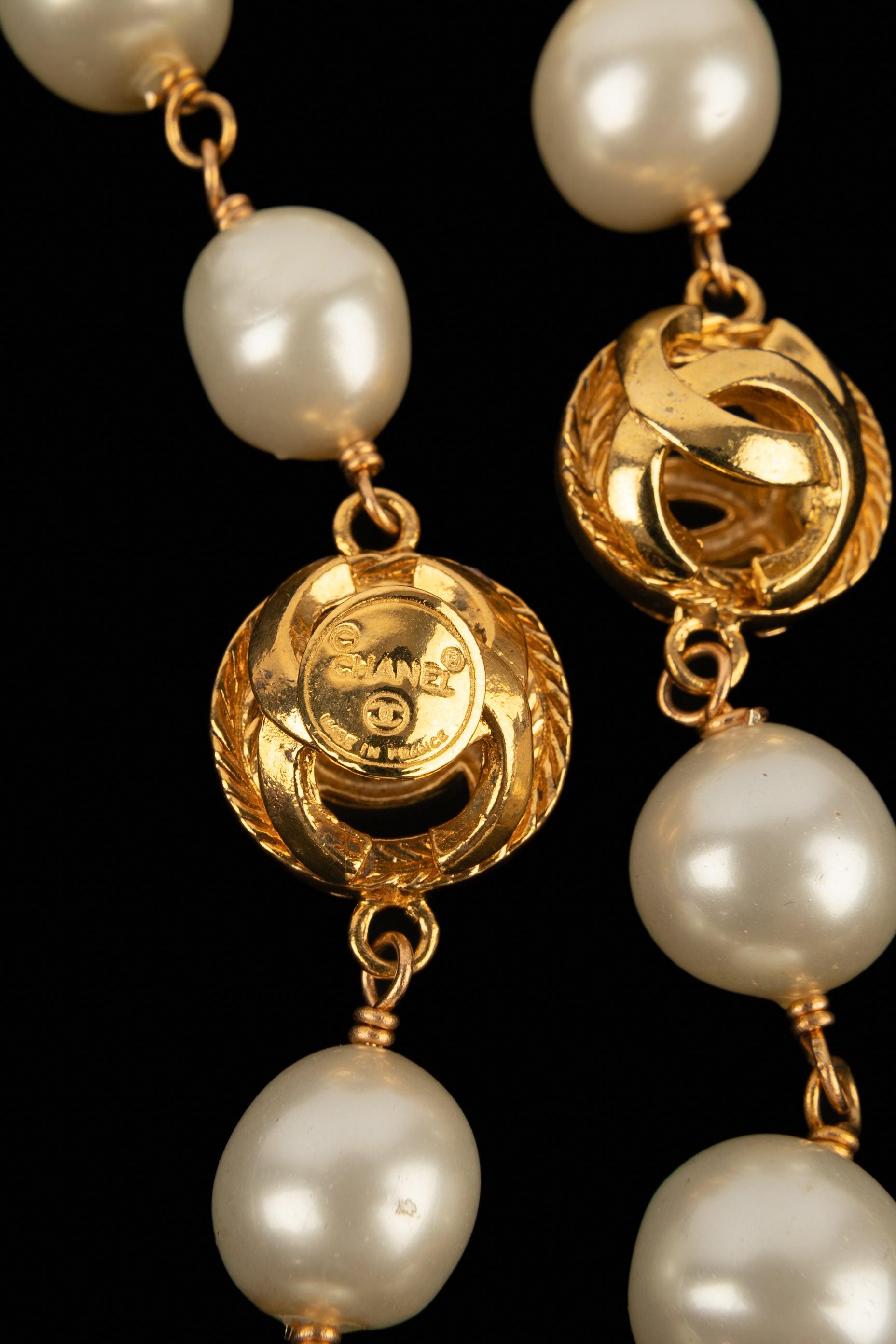 Chanel Costume Pearl Necklace with CC Logos 4