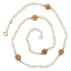 Chanel Costume Pearl Necklace with Golden Metal Medallions, 1980s