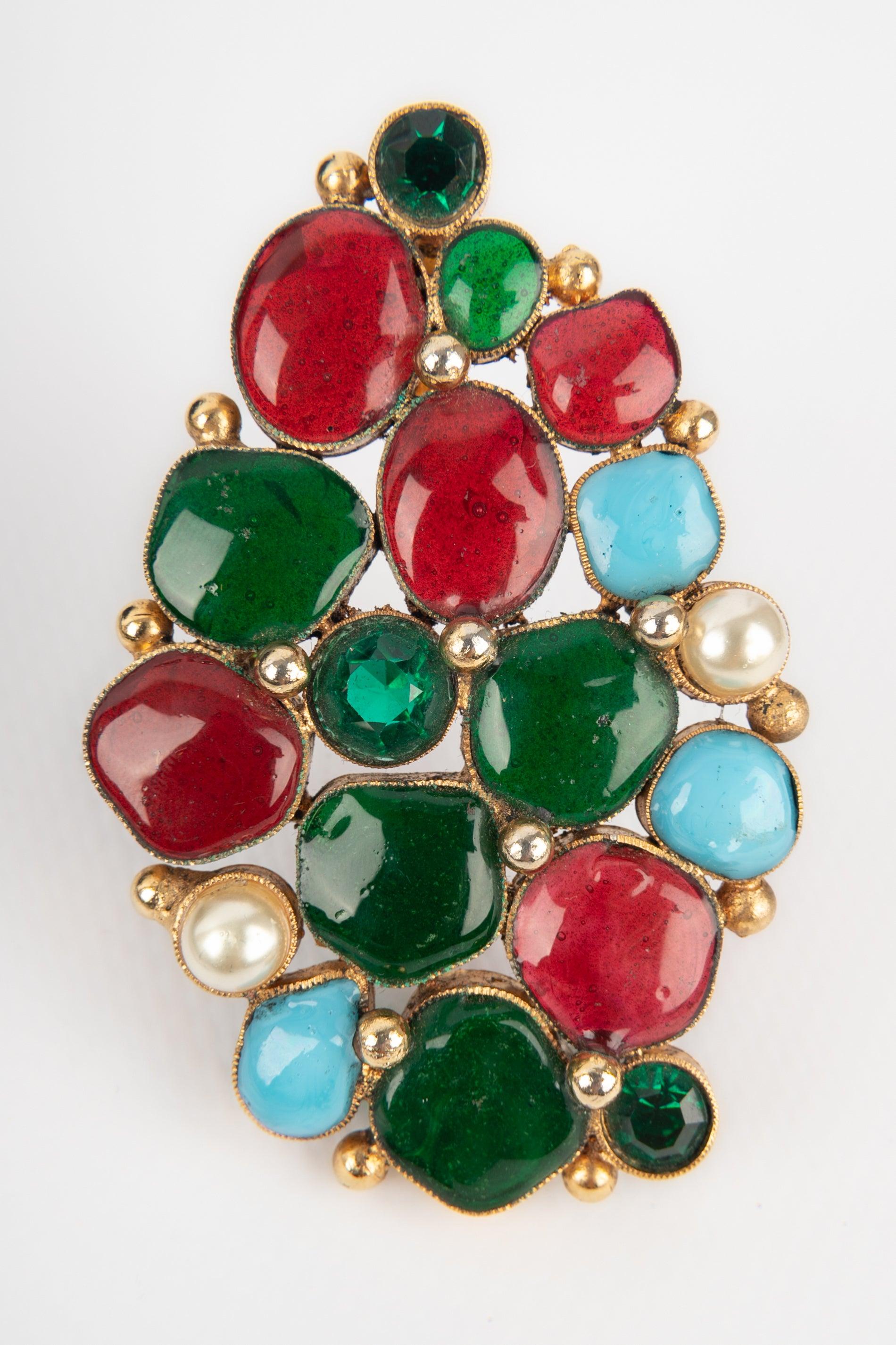 Chanel Collar de perlas de fantasía con broche de pasta de vidrio multicolor en venta 1