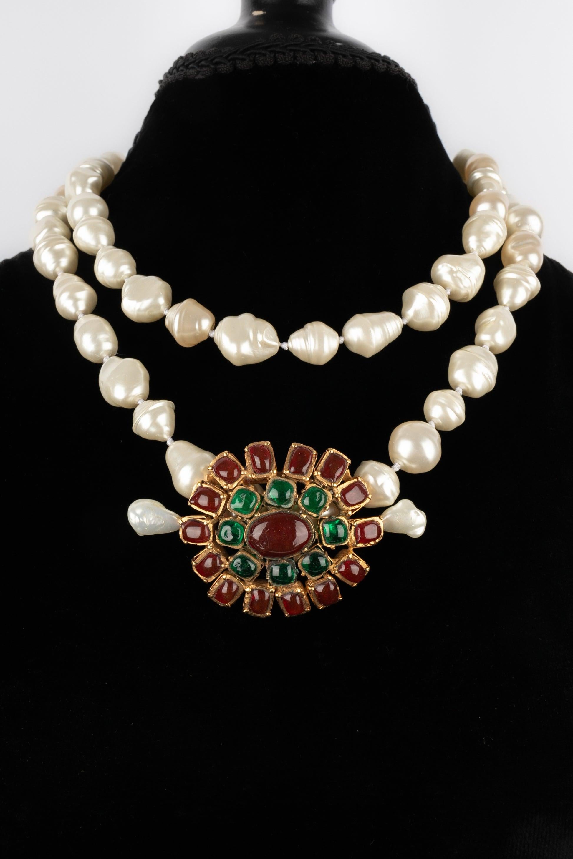 Chanel Costume Pearl Necklace with Pendant Brooch, 1984 For Sale 2