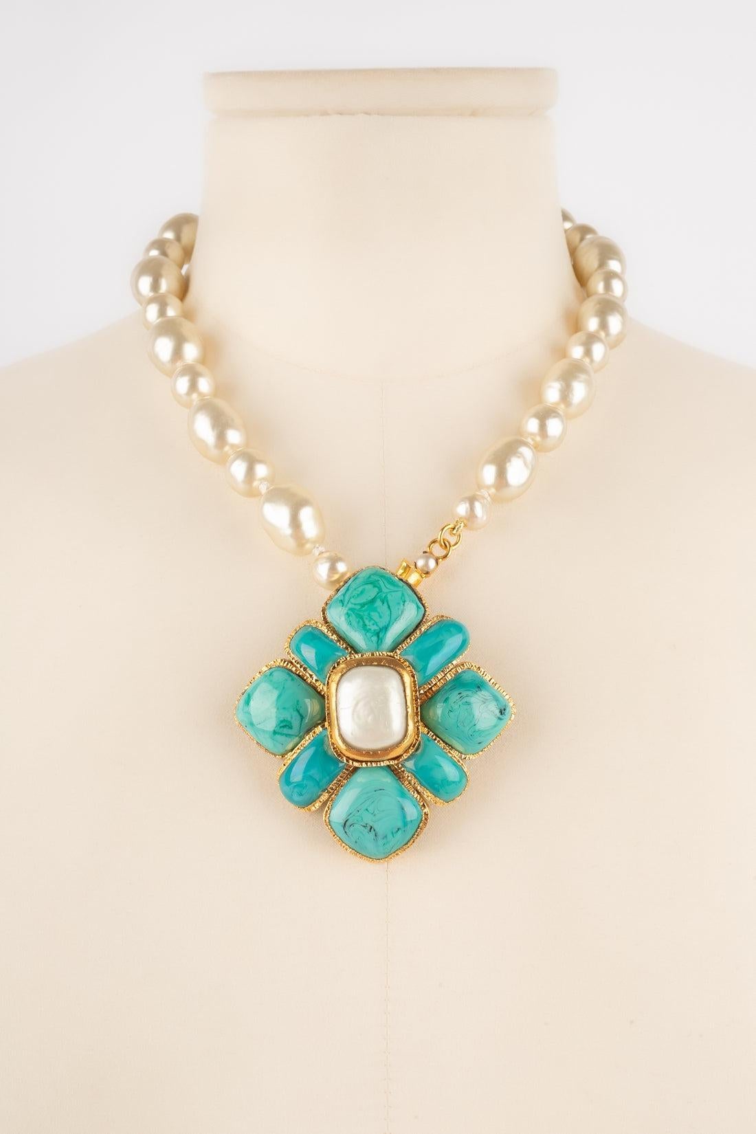 Chanel Costume Pearl Pendant Necklace Spring, 1998 In Excellent Condition For Sale In SAINT-OUEN-SUR-SEINE, FR