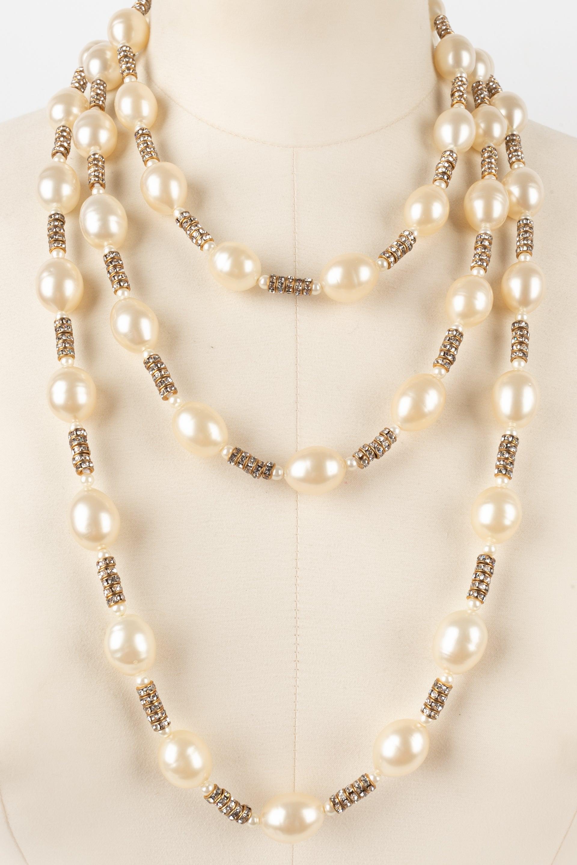 Women's Chanel Costume Pearl Sautoir/ Necklace  with Golden Metal Rhinestone, 1990s For Sale