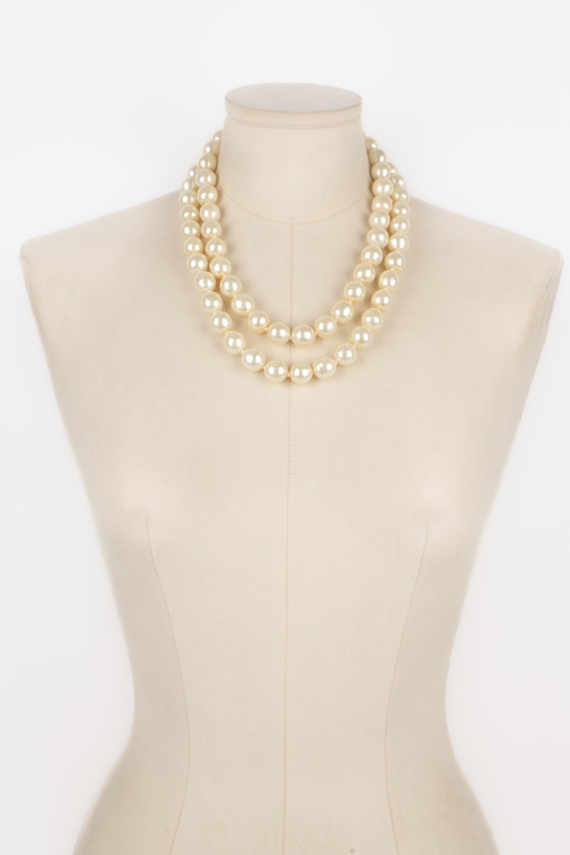 Chanel, collier à deux rangées de perles de costume, années 1990 Excellent état - En vente à SAINT-OUEN-SUR-SEINE, FR