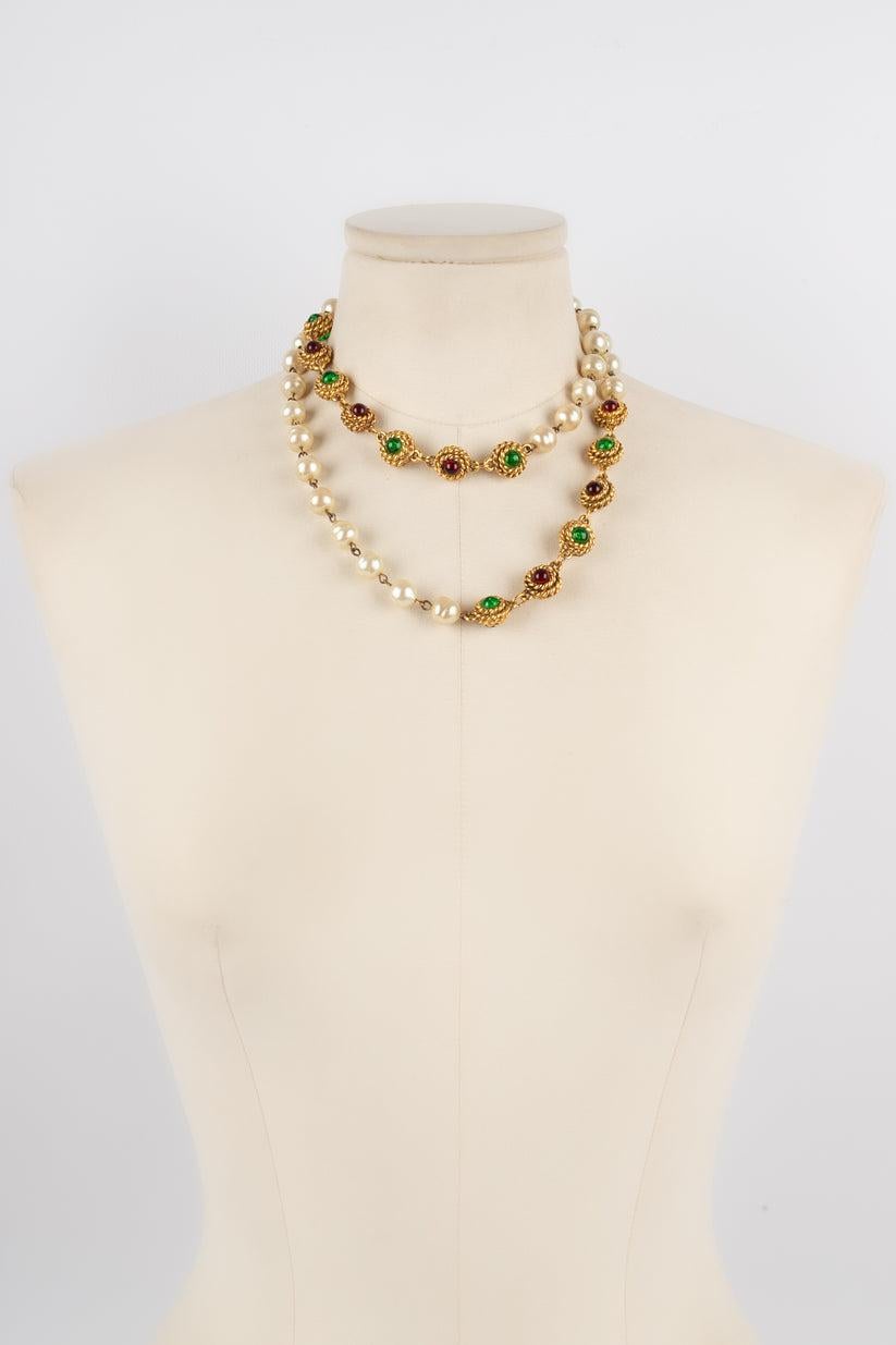Chanel Costume Pearl with Golden Metal Necklace, 1980s For Sale 7