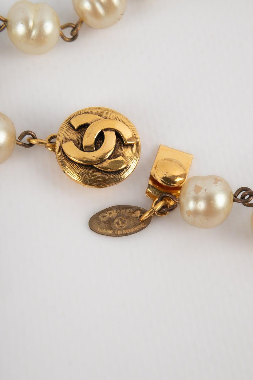 Chanel Costume Pearl with Golden Metal Necklace, 1980s For Sale 1
