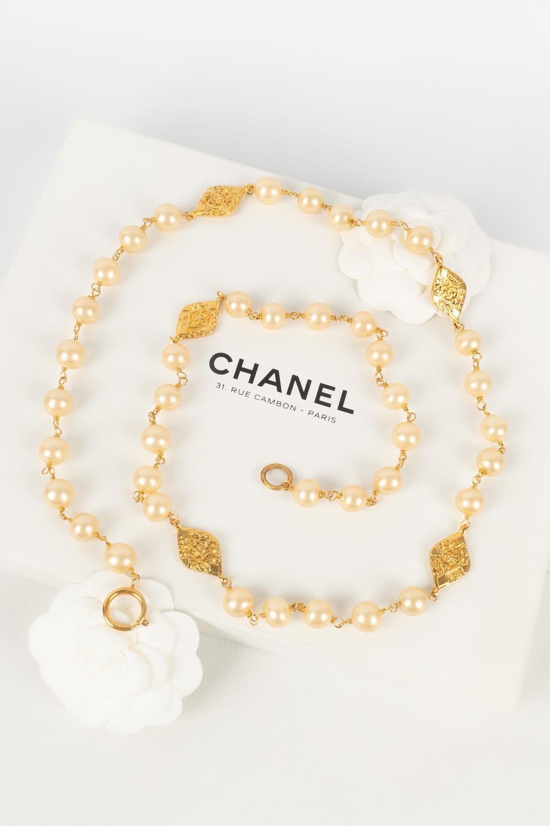 Chanel Halskette mit Kostüm-Perlen im Angebot 5