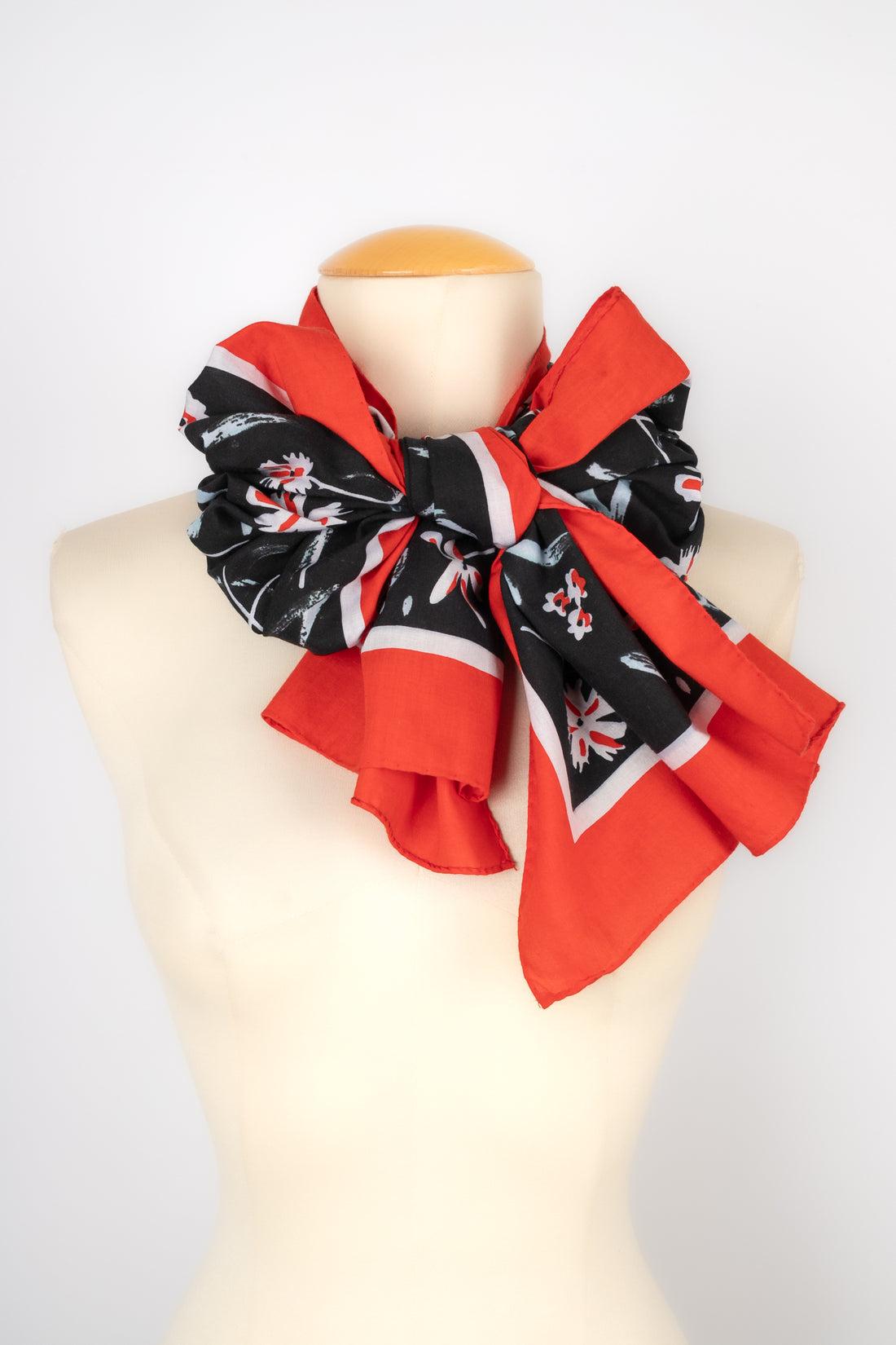 Nero Foulard in cotone Chanel in vendita