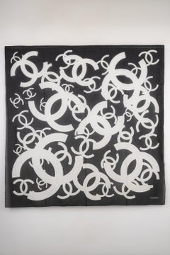 Chanel Großer Foulard aus Baumwolle, bedruckt mit CC-Logos