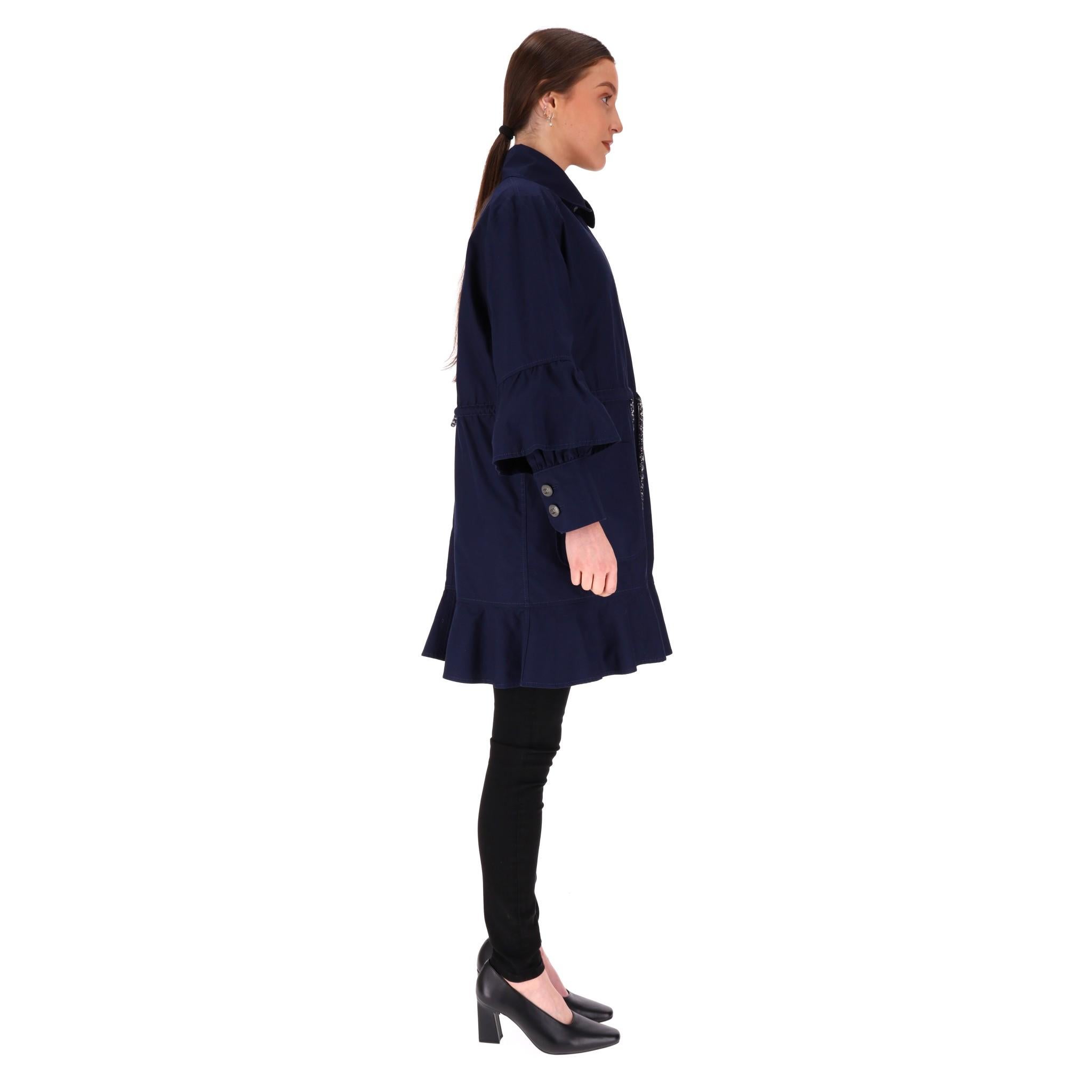 Nero Chanel Cappotto in cotone con coulisse a strati in vendita
