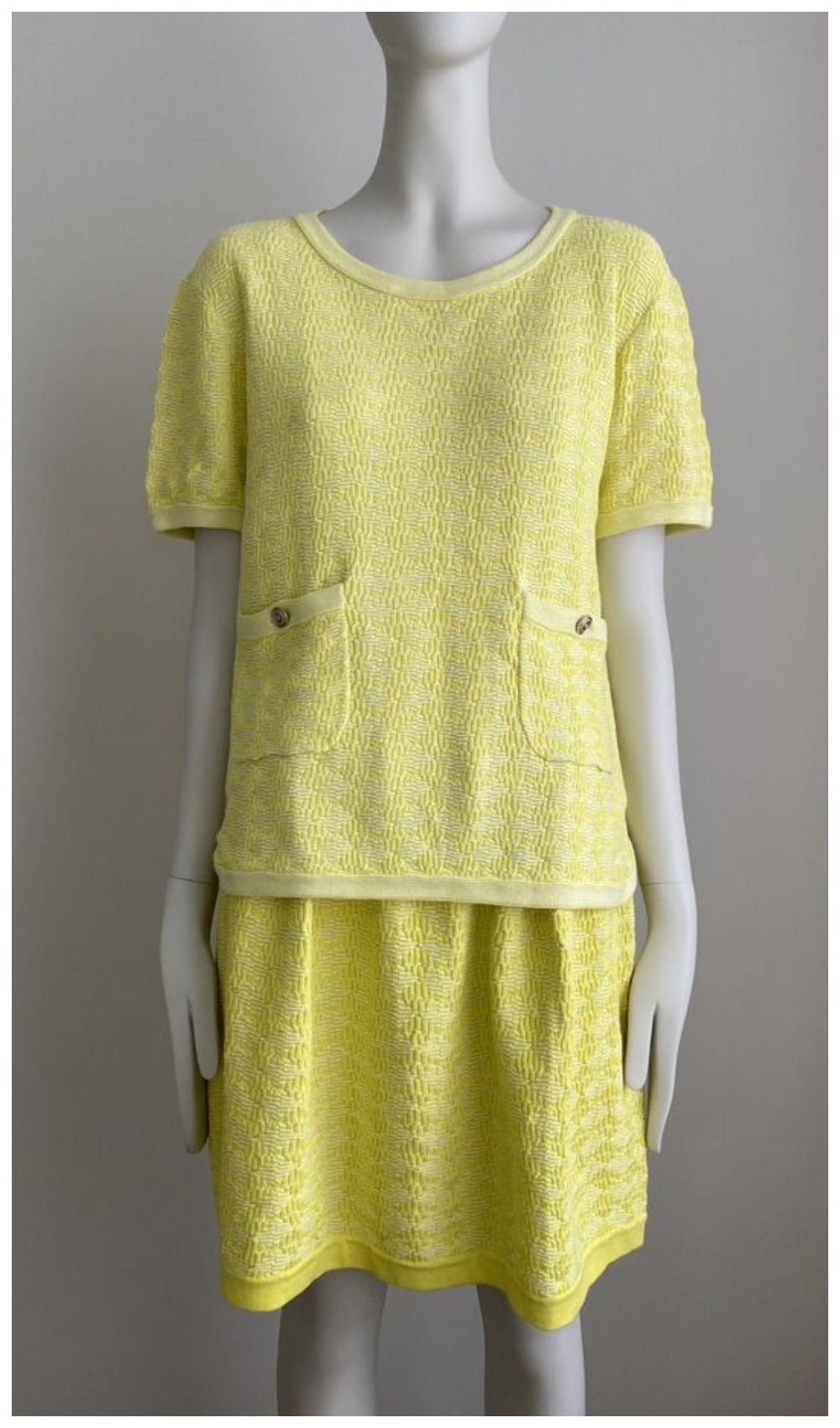 Chanel Cotton Skirt Suit Yellow
Chanel by Karl Lagerfeld
Collection:
Style: P47912K06119 / P47937K06121 / AY886
Country of production: Italy
Material: 100% cotton
Size:

Skirt – 36 it
Top / Blouse - 38 it

Top
Length: 59 cm / 23.23 inches
Bust