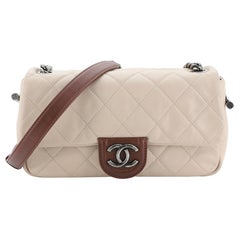Chanel Country Chic Klappe Tasche gesteppt Lammfell Medium
