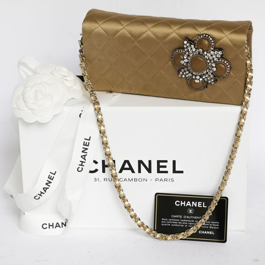 CHANEL Couture Evening Bag in Gold Silk Satin For Sale 4