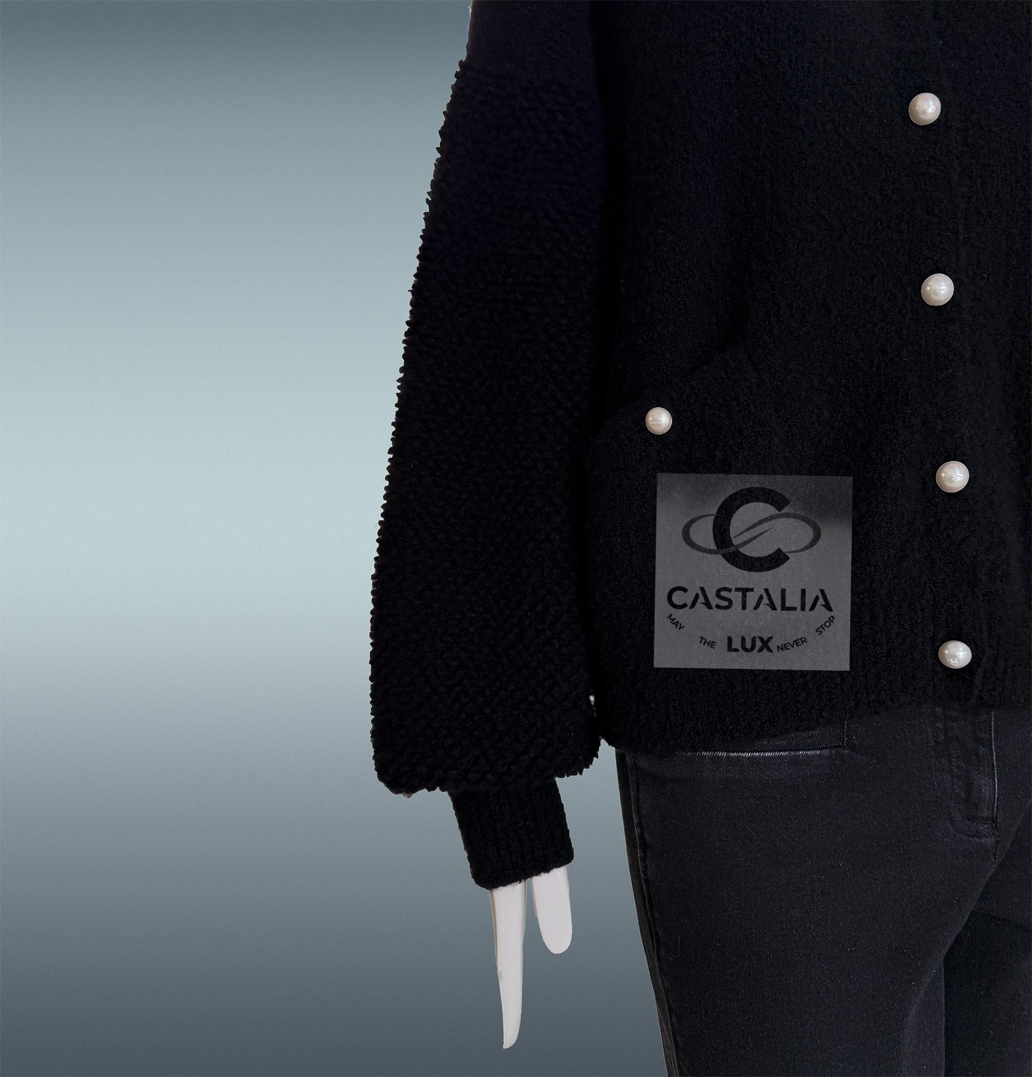 CHANEL Couture - Veste en duvet ornée de perles 2