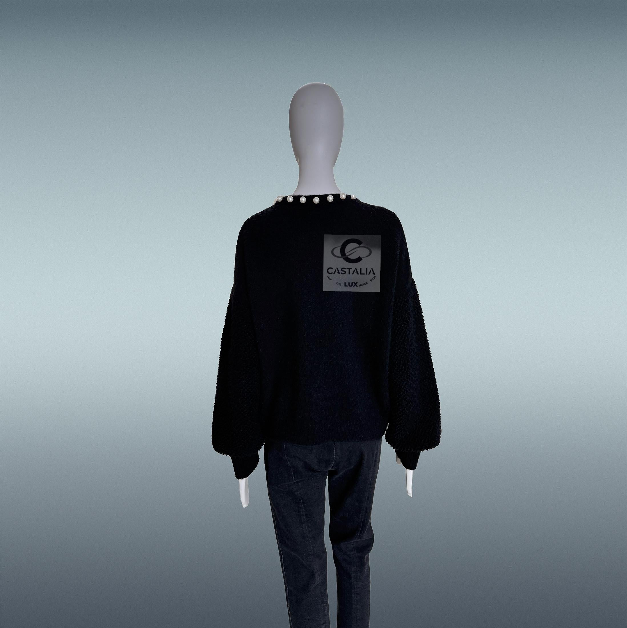 CHANEL Couture - Veste en duvet ornée de perles 5