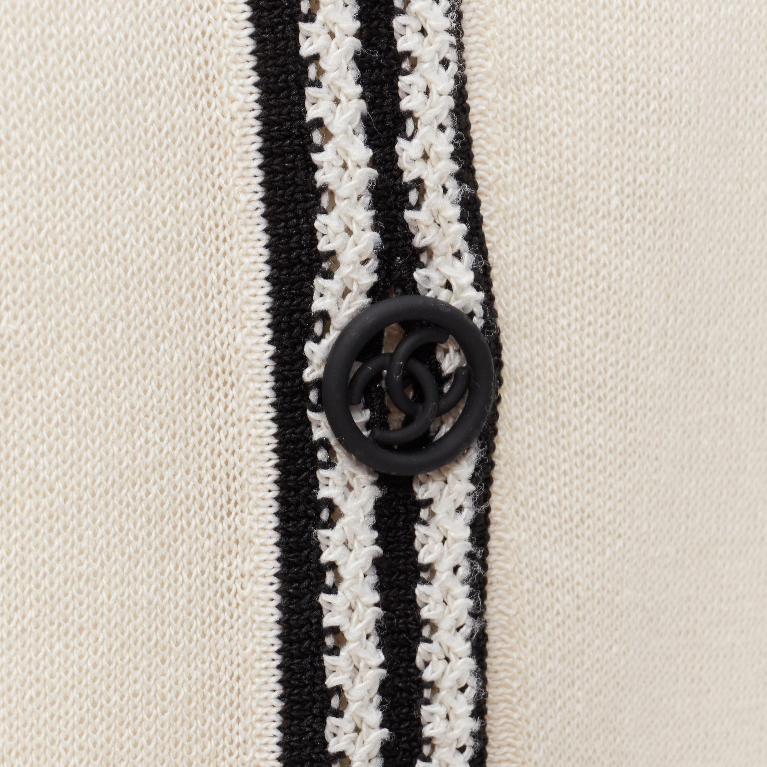 CHANEL beige crema 4 bolsillos negro CC vestido midi de punto de ganchillo FR38 S
Marca: Chanel
Diseñadora: Virginie Viard
Material: Seda
Color: Beige
Patrón: Punto
Cierre: Botón
Detalle extra: Vestido largo de jersey. De manga larga con 4 bolsillos