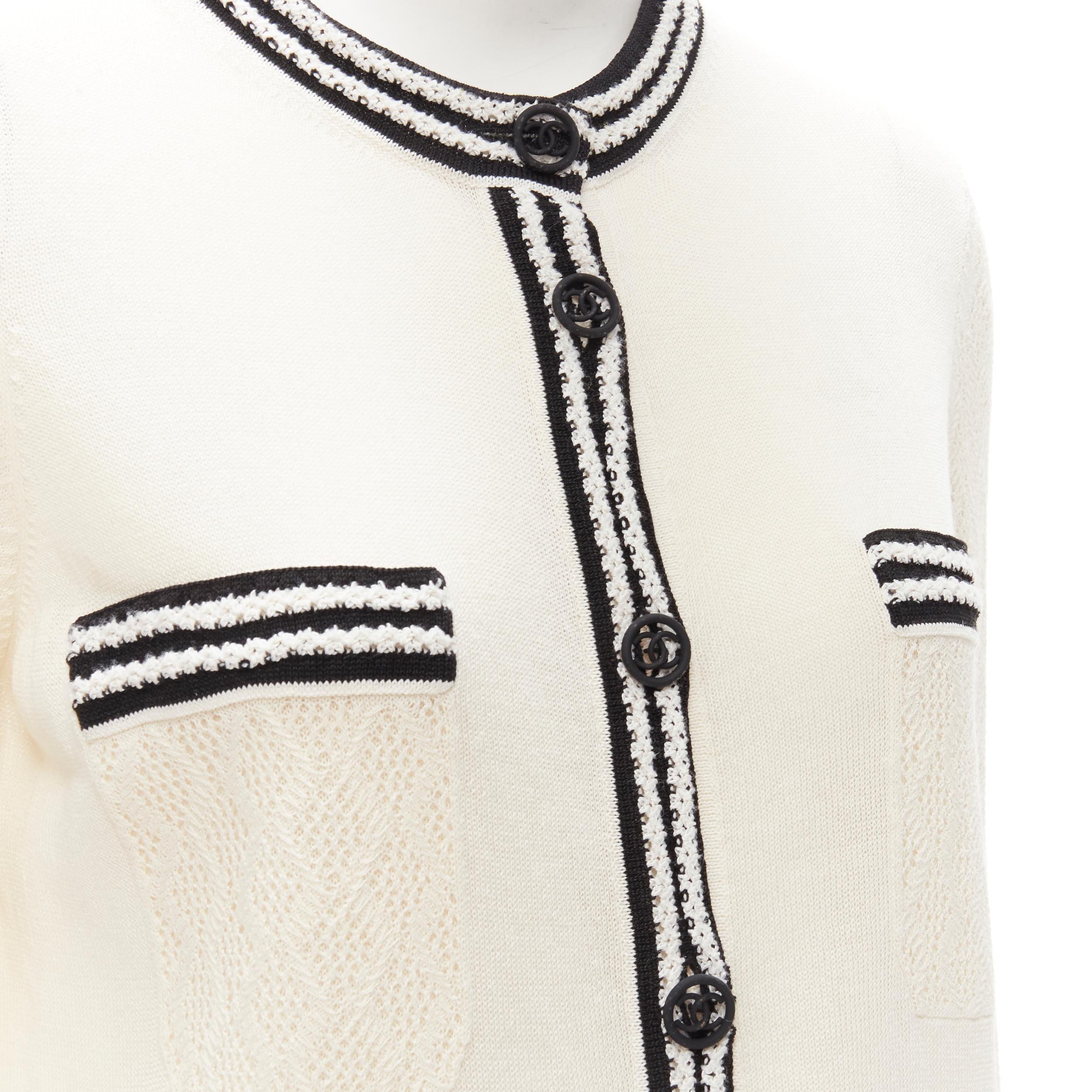CHANEL - Robe midi en maille crochet noire crème beige à 4 poches, taille FR 38 en vente 2