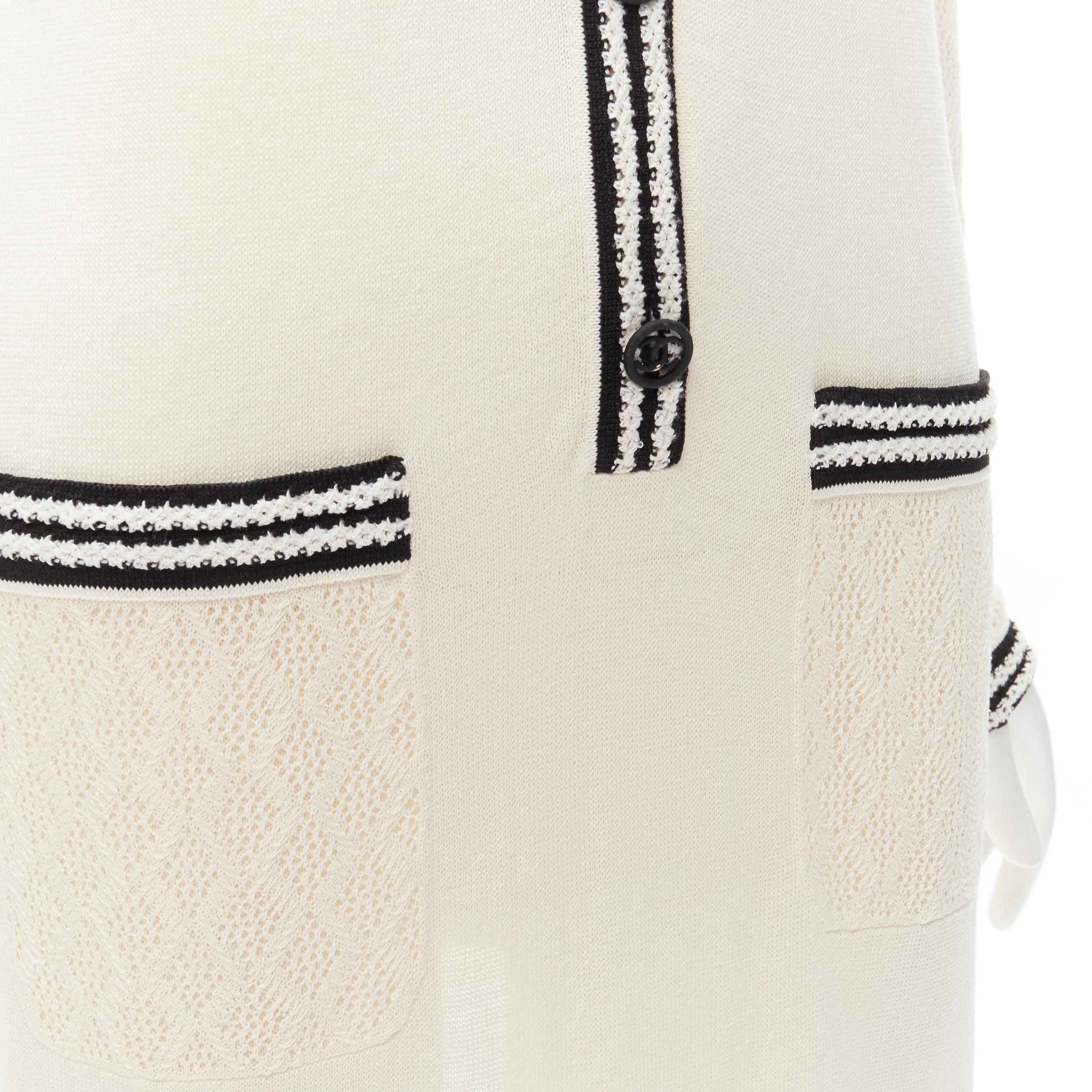 CHANEL - Robe midi en maille crochet noire crème beige à 4 poches, taille FR 38 en vente 3
