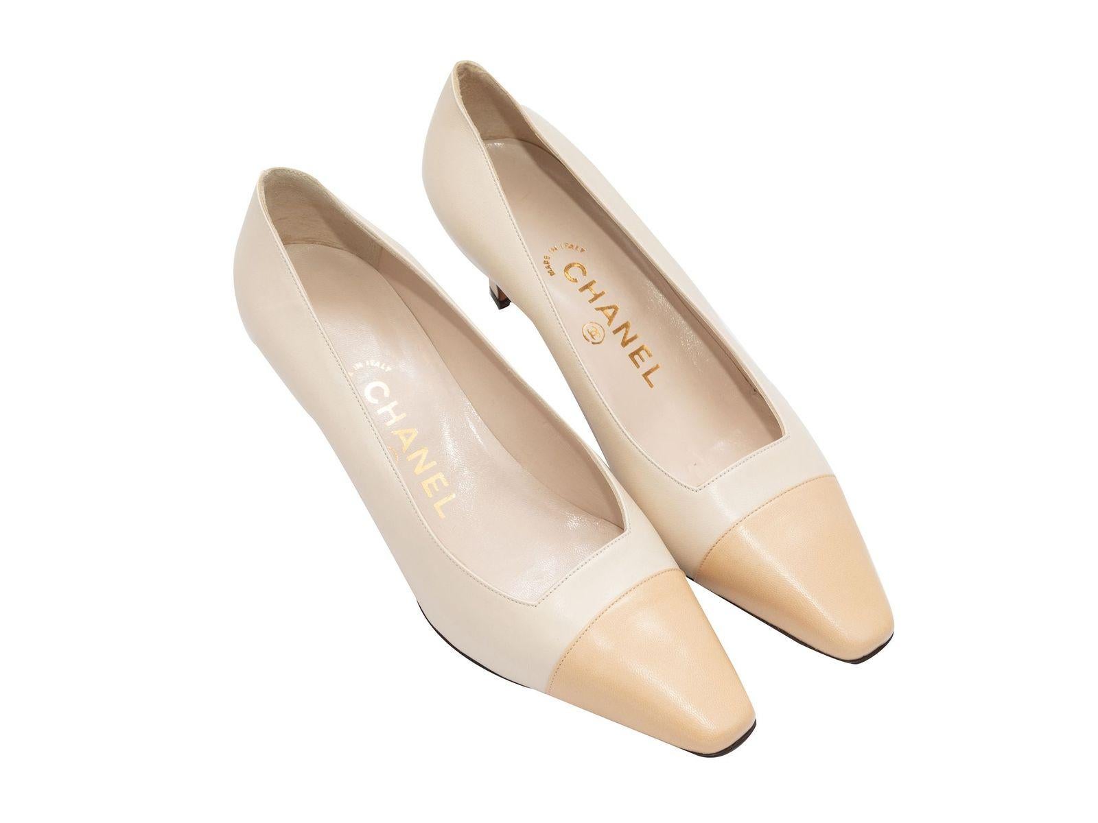 Chanel Cream & Beige Cap-Toe Pumps In Good Condition In New York, NY