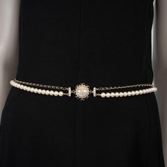 CHANEL cream & black 21K CRYSTAL CC PEARL & LEATHER CHAIN Belt