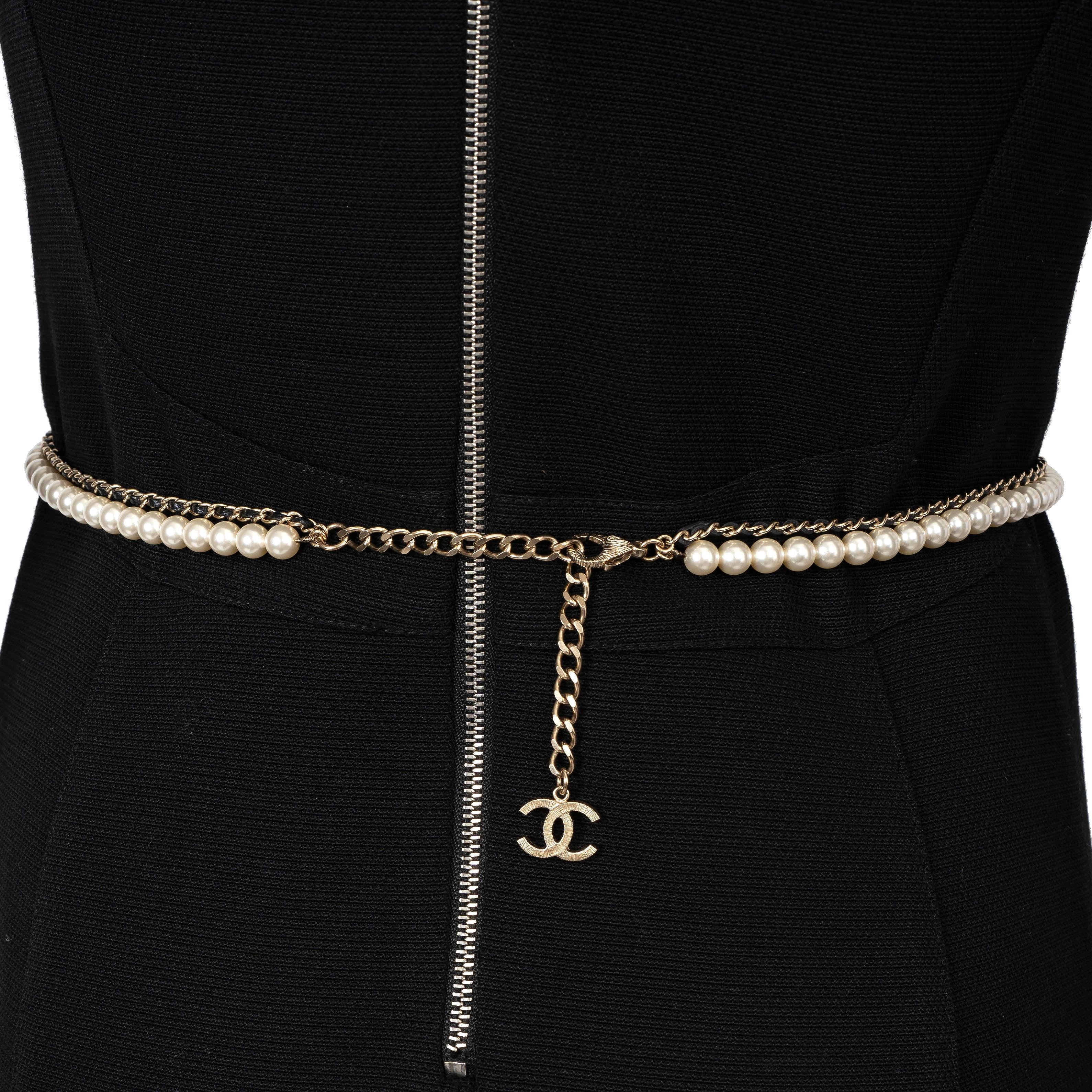 Women's CHANEL cream & black 21K CRYSTAL CC PEARL & LEATHER CHAIN Belt