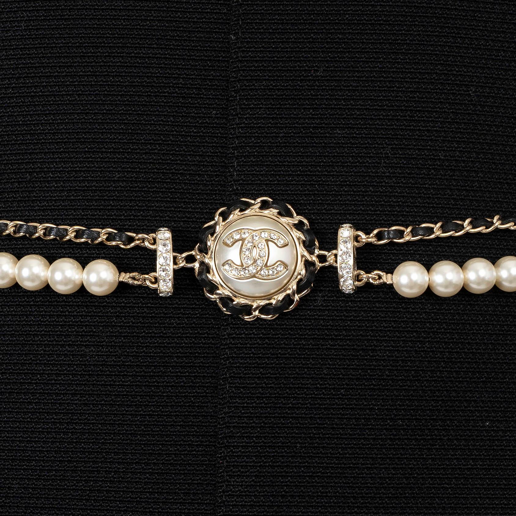 CHANEL cream & black 21K CRYSTAL CC PEARL & LEATHER CHAIN Belt 1