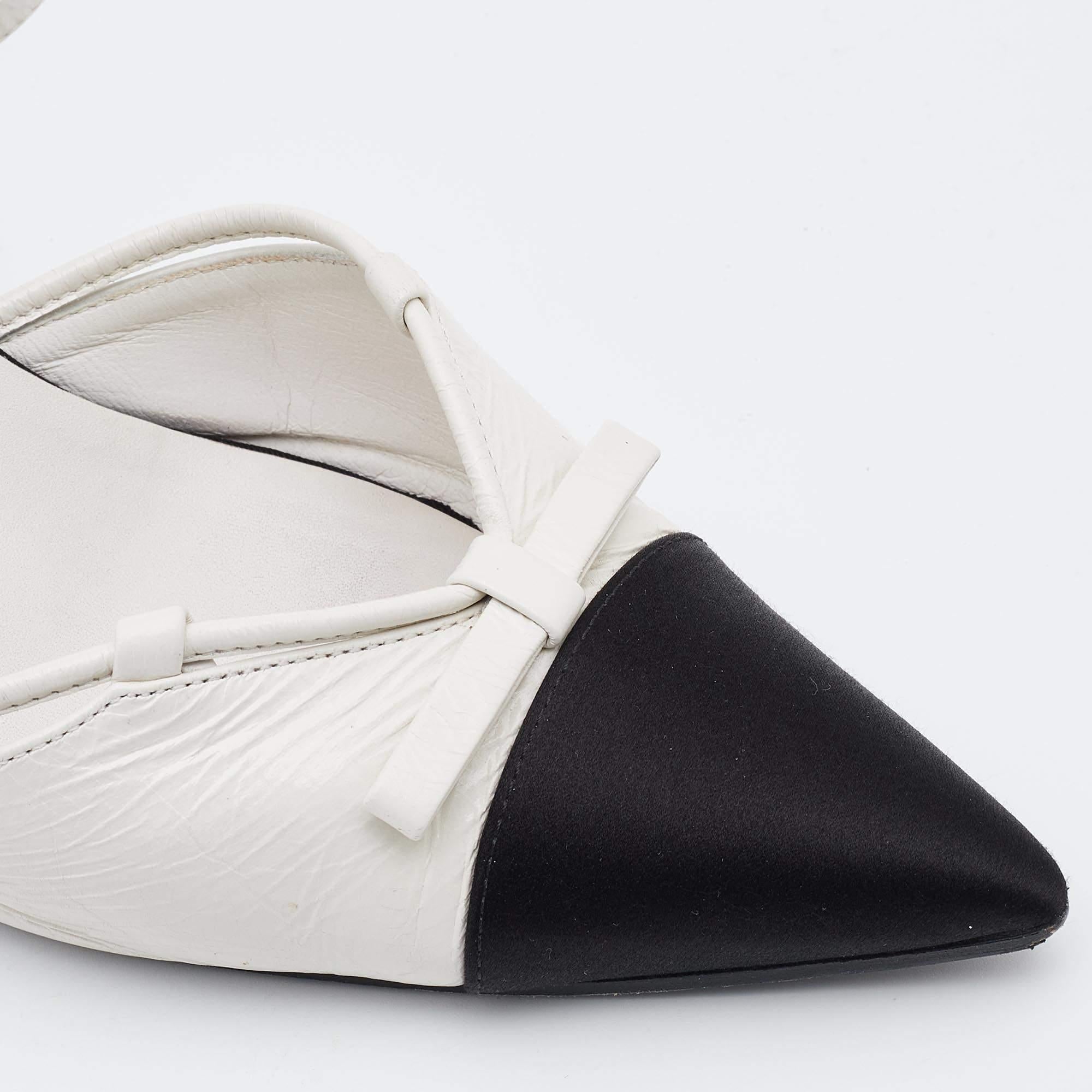 Chanel Cream/Black Canvas Pointed Cap Toe Ankle Strap Pumps Size 38 4