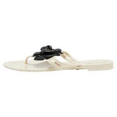 Chanel Cream/Black Jelly Camellia Thong Flats Size 38